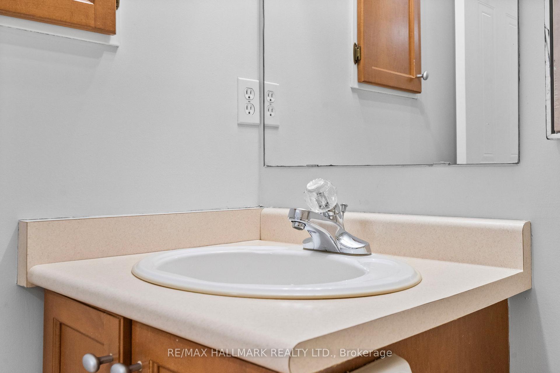 Photo 40 of 27 McGonigal Lane, Ajax, Central — HOMEH