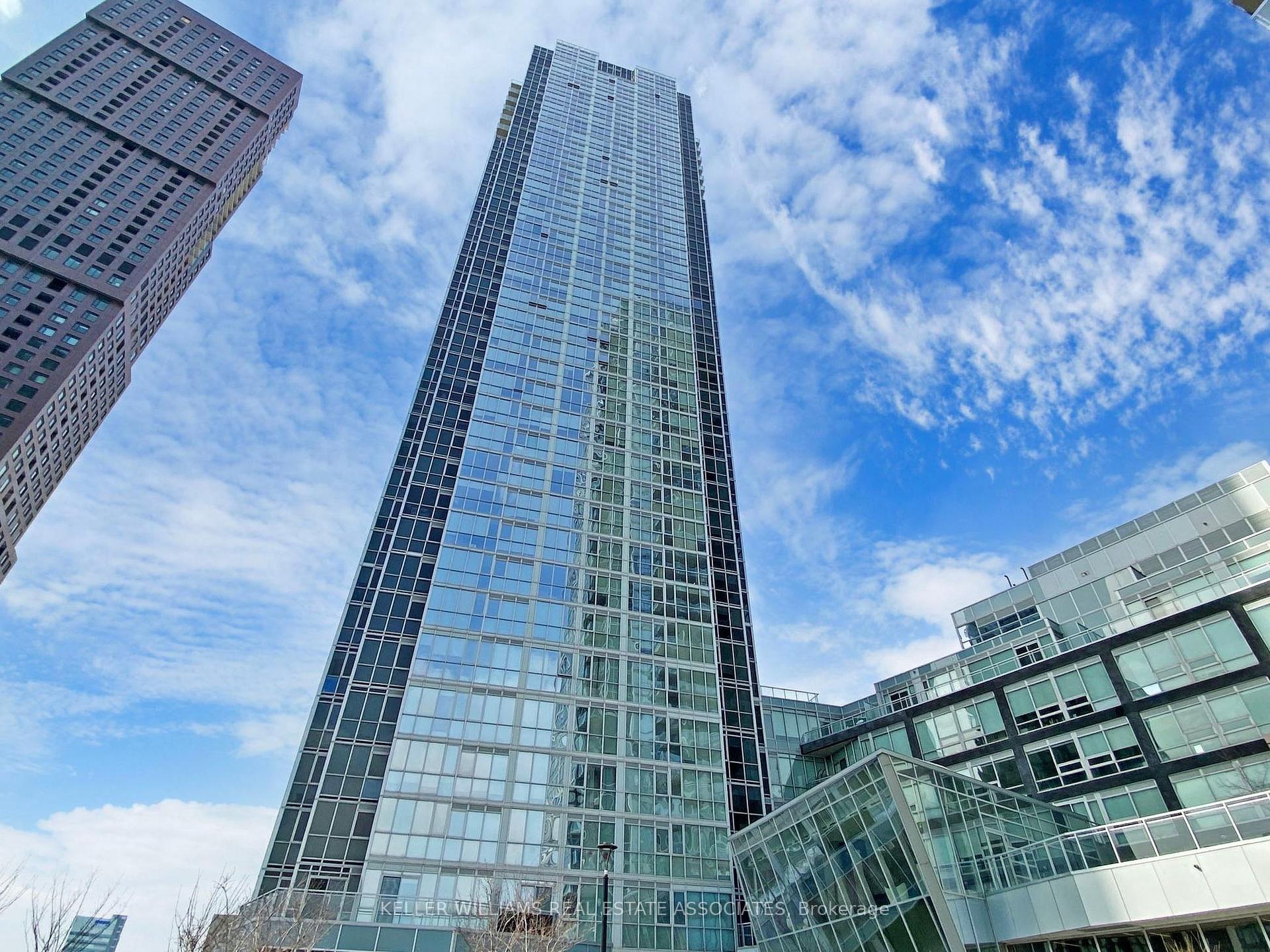 Photo 1 of Unit 606, 2916 Highway 7, Vaughan, Concord — HOMEH