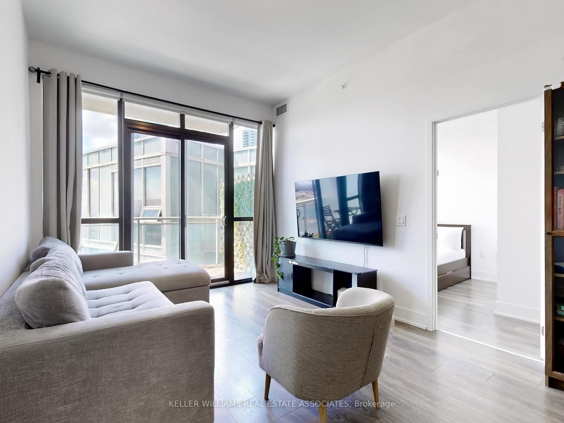 Photo 9 of Unit 606, 2916 Highway 7, Vaughan, Concord — HOMEH