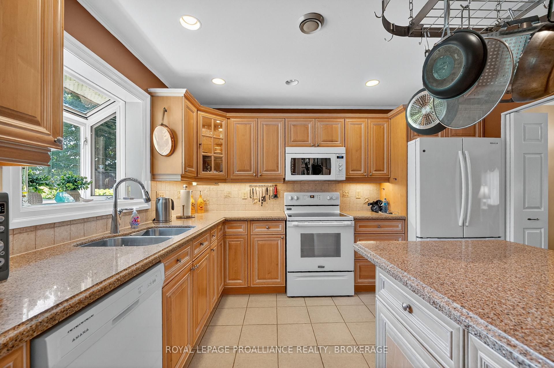 Photo 7 of 862 Berwick Place, Kingston, South of Taylor-Kidd Blvd — HOMEH