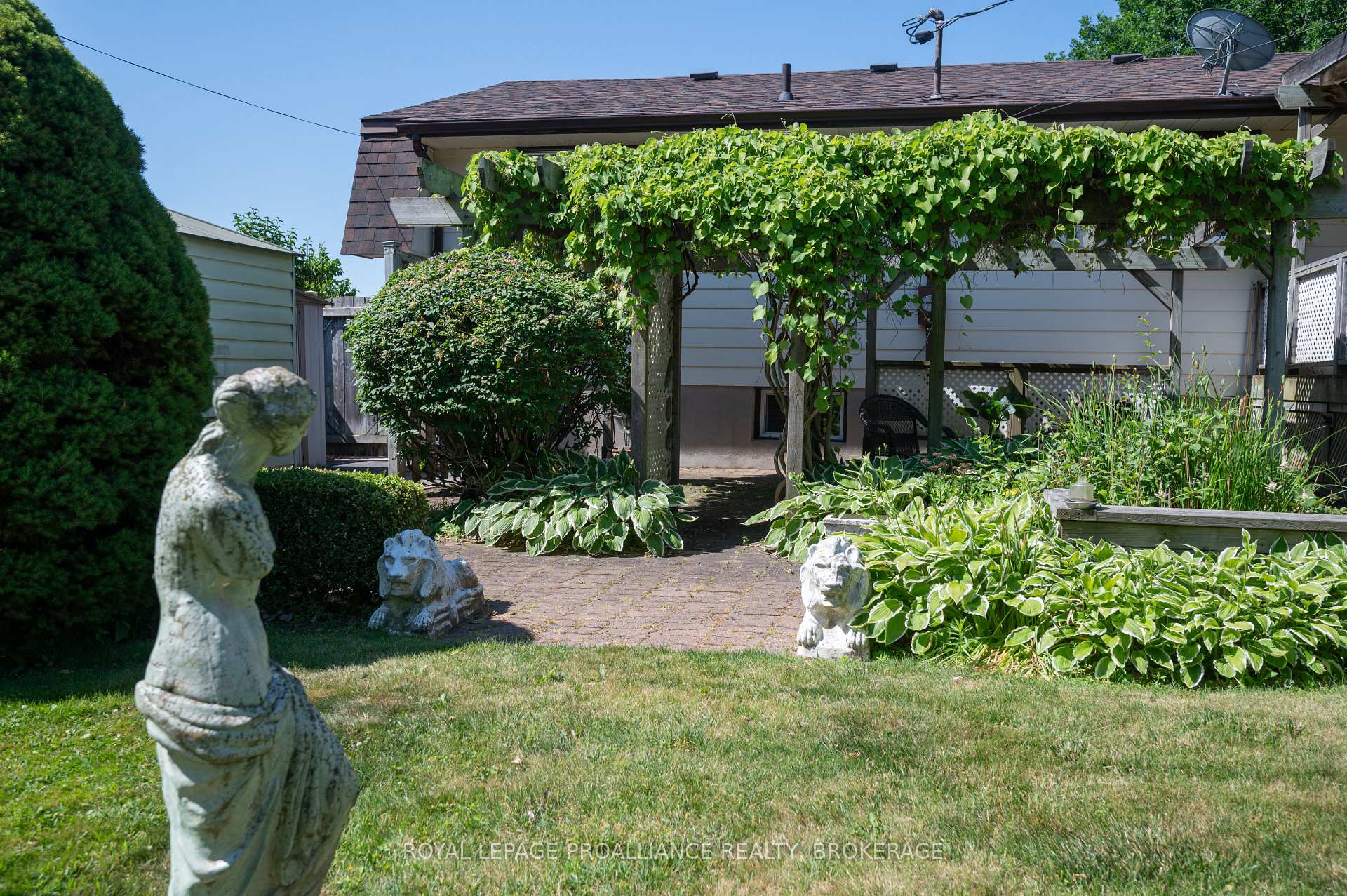 Photo 31 of 862 Berwick Place, Kingston, South of Taylor-Kidd Blvd — HOMEH