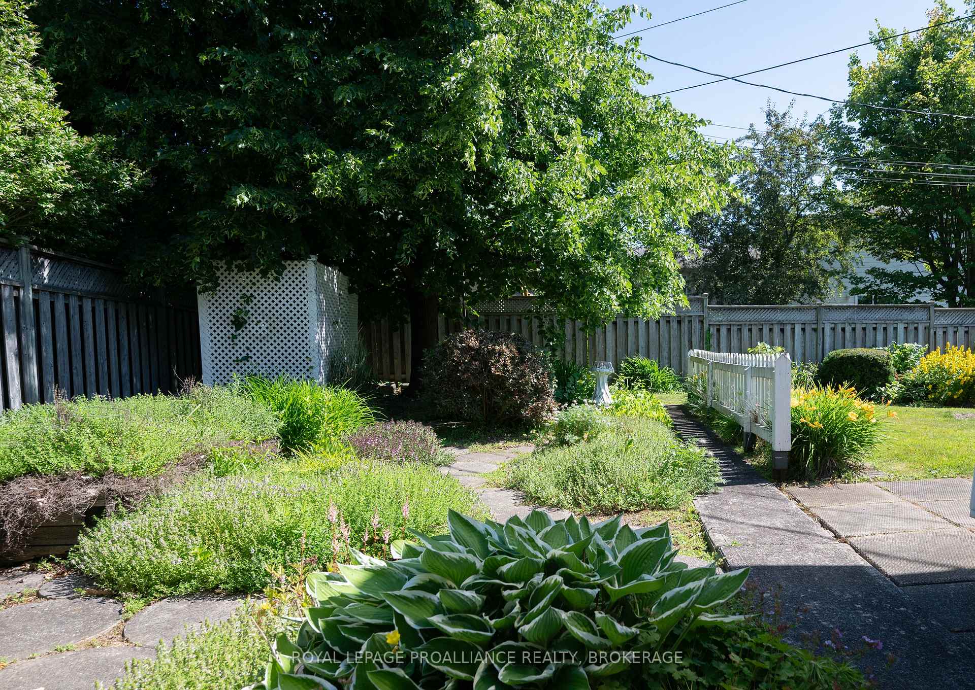 Photo 35 of 862 Berwick Place, Kingston, South of Taylor-Kidd Blvd — HOMEH