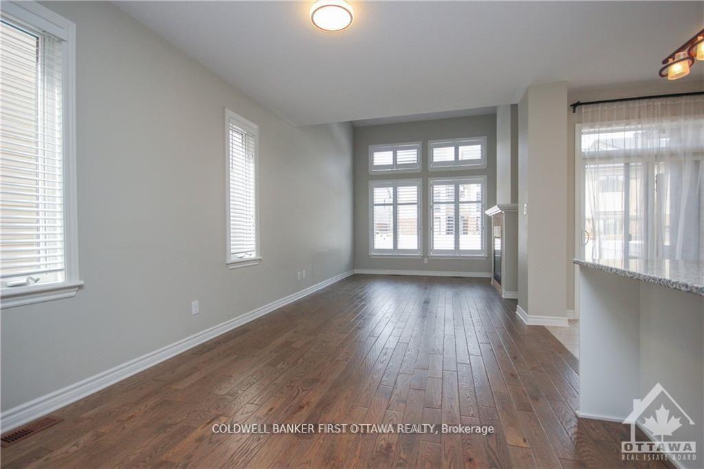 Photo 5 of 308 Ballinville Circle, Ottawa, Manotick East to Manotick Station — HOMEH