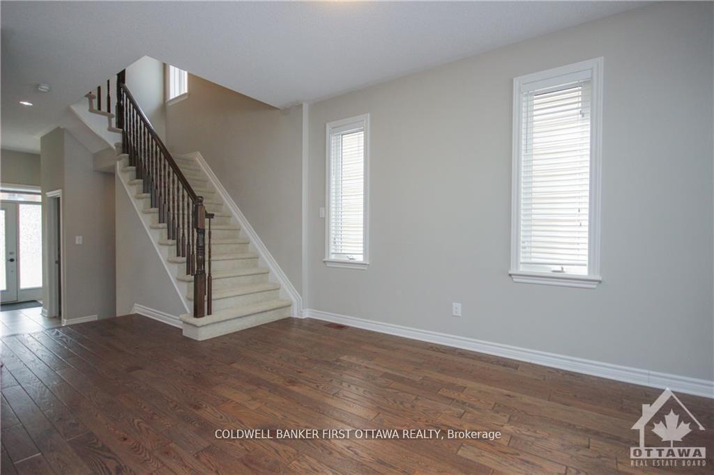 Photo 9 of 308 Ballinville Circle, Ottawa, Manotick East to Manotick Station — HOMEH