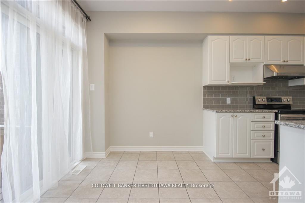 Photo 10 of 308 Ballinville Circle, Ottawa, Manotick East to Manotick Station — HOMEH