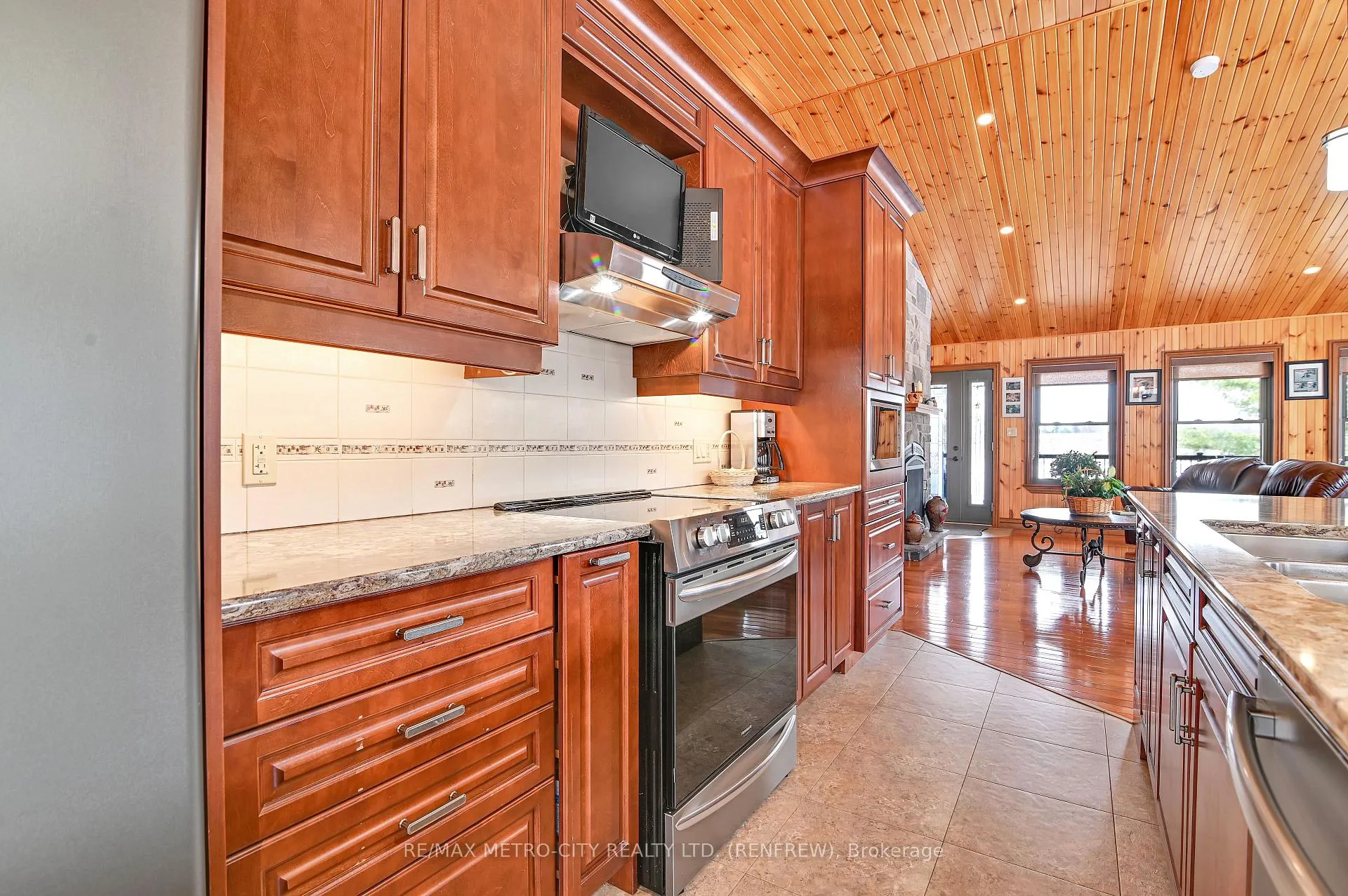 Photo 11 of 3280 Burnstown Road, Horton, Horton Twp — HOMEH