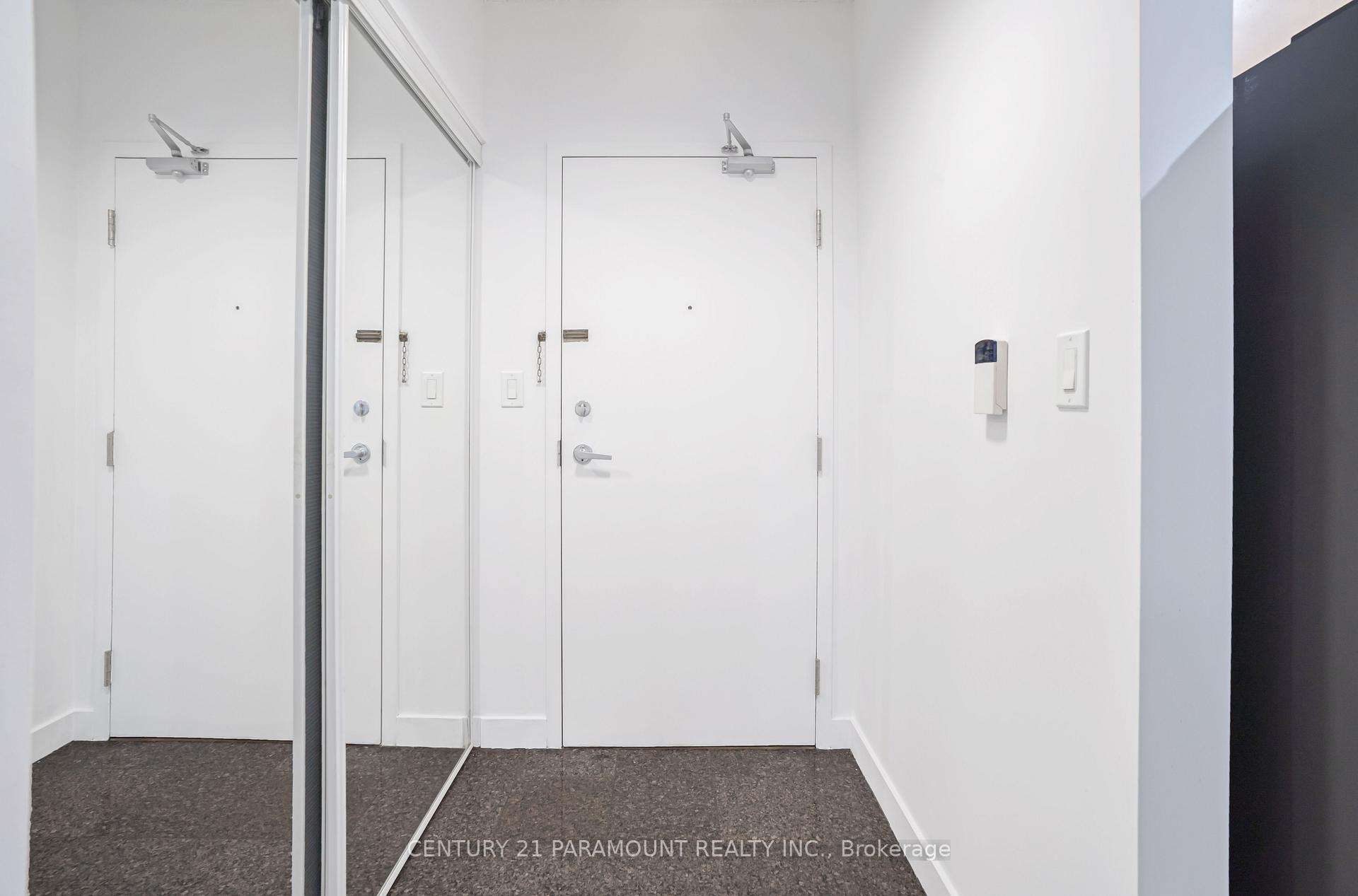 Photo 3 of Unit 1609, 5 Mariner Terrace, Toronto, Waterfront Communities — HOMEH