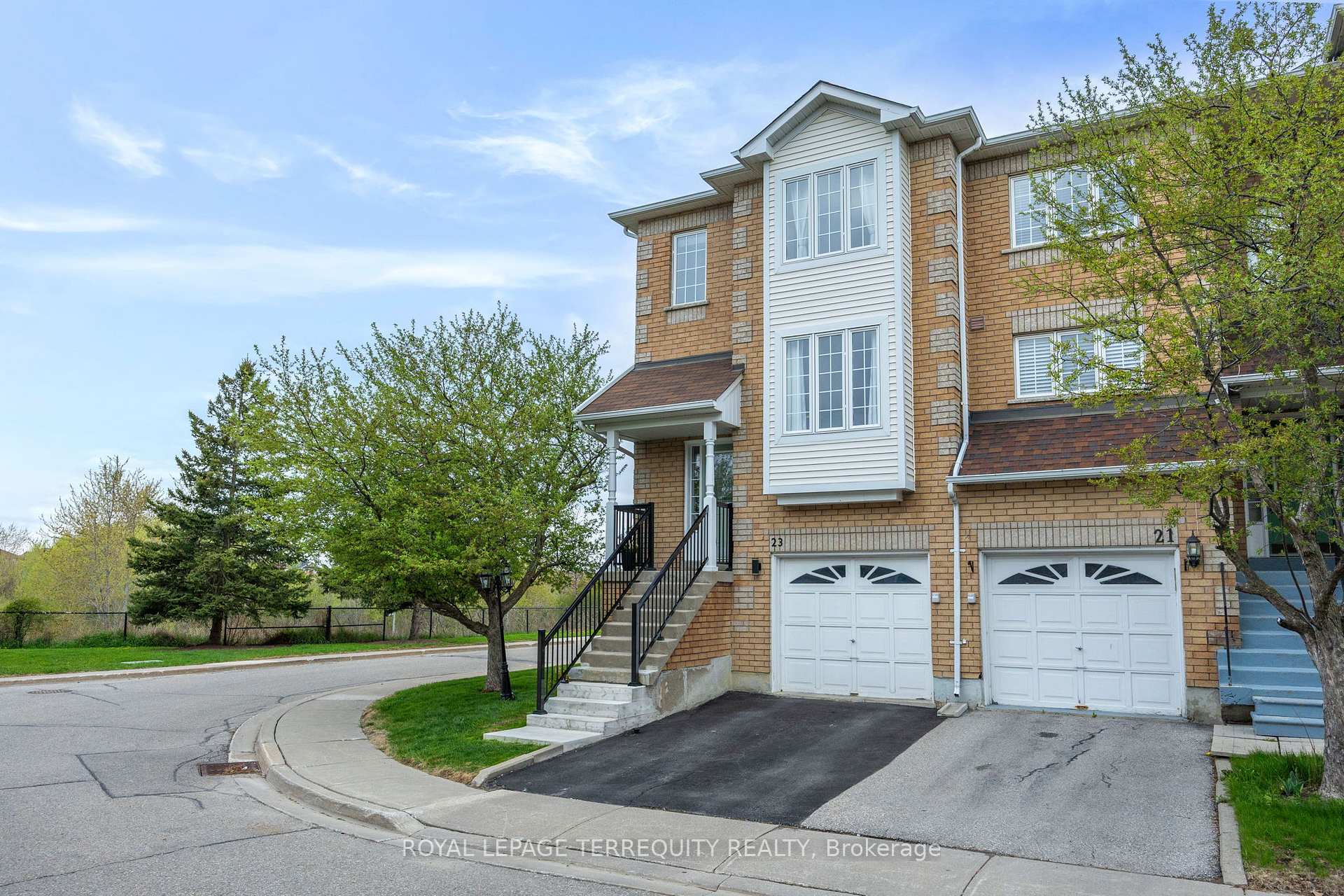 Photo 4 of Unit 23, 9800 Mclaughlin Road, Brampton, Fletcher's Creek Village — HOMEH