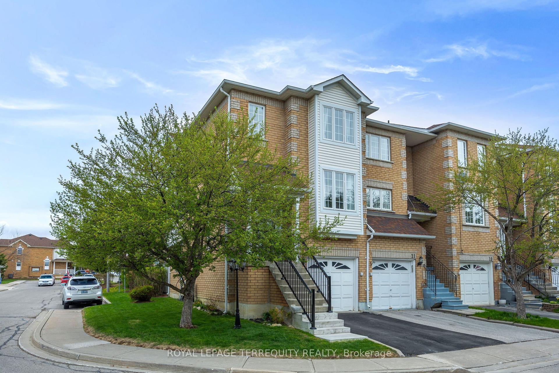Photo 2 of Unit 23, 9800 Mclaughlin Road, Brampton, Fletcher's Creek Village — HOMEH