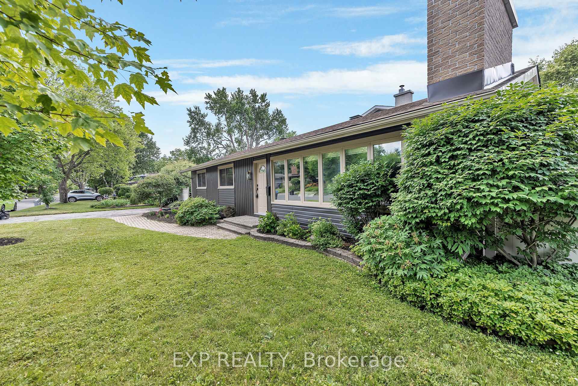 Photo 3 of 936 Blythdale Road, Ottawa, McKellar Heights/Glabar Park — HOMEH