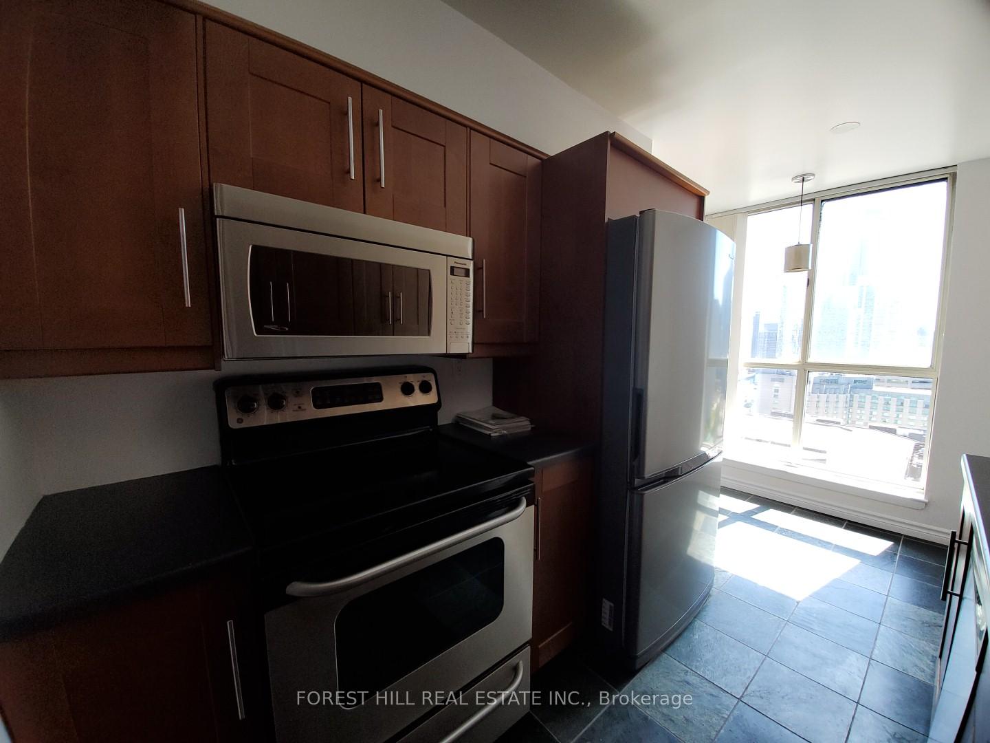 Photo 8 of Unit PH14, 633 Bay Street, Toronto, Bay Street Corridor — HOMEH