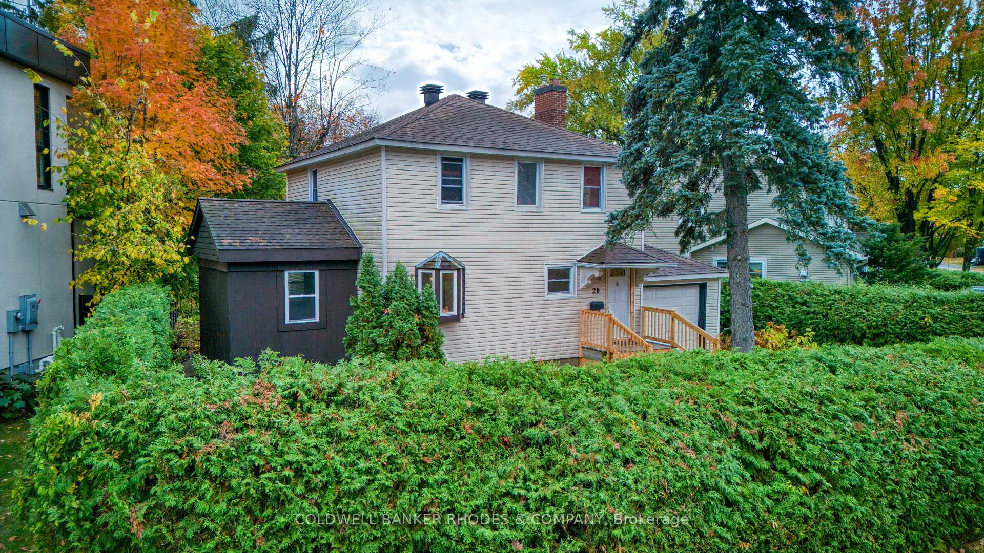 Photo 2 of 20 Bedford Crescent, Ottawa, Manor Park — HOMEH