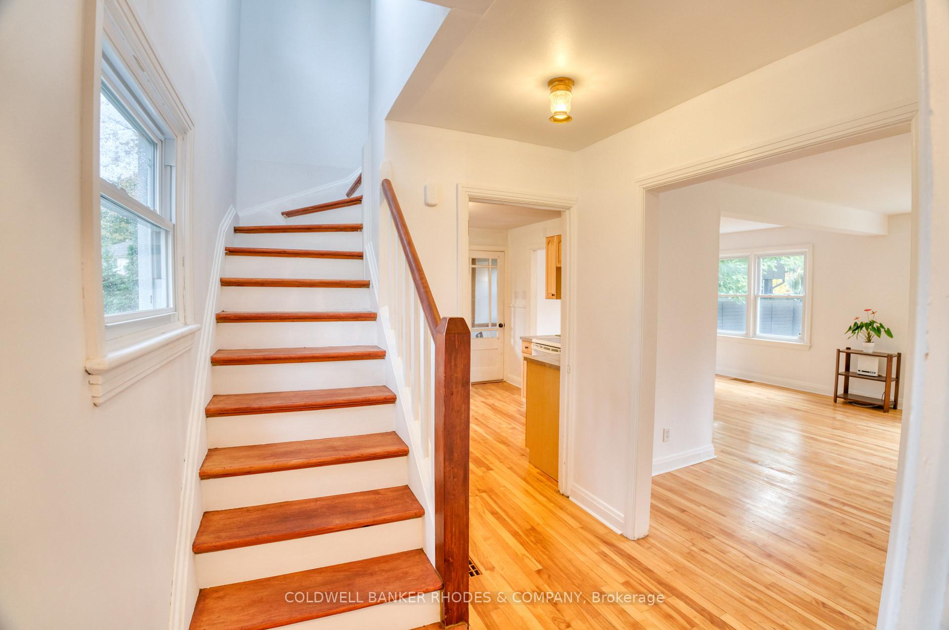 Photo 4 of 20 Bedford Crescent, Ottawa, Manor Park — HOMEH