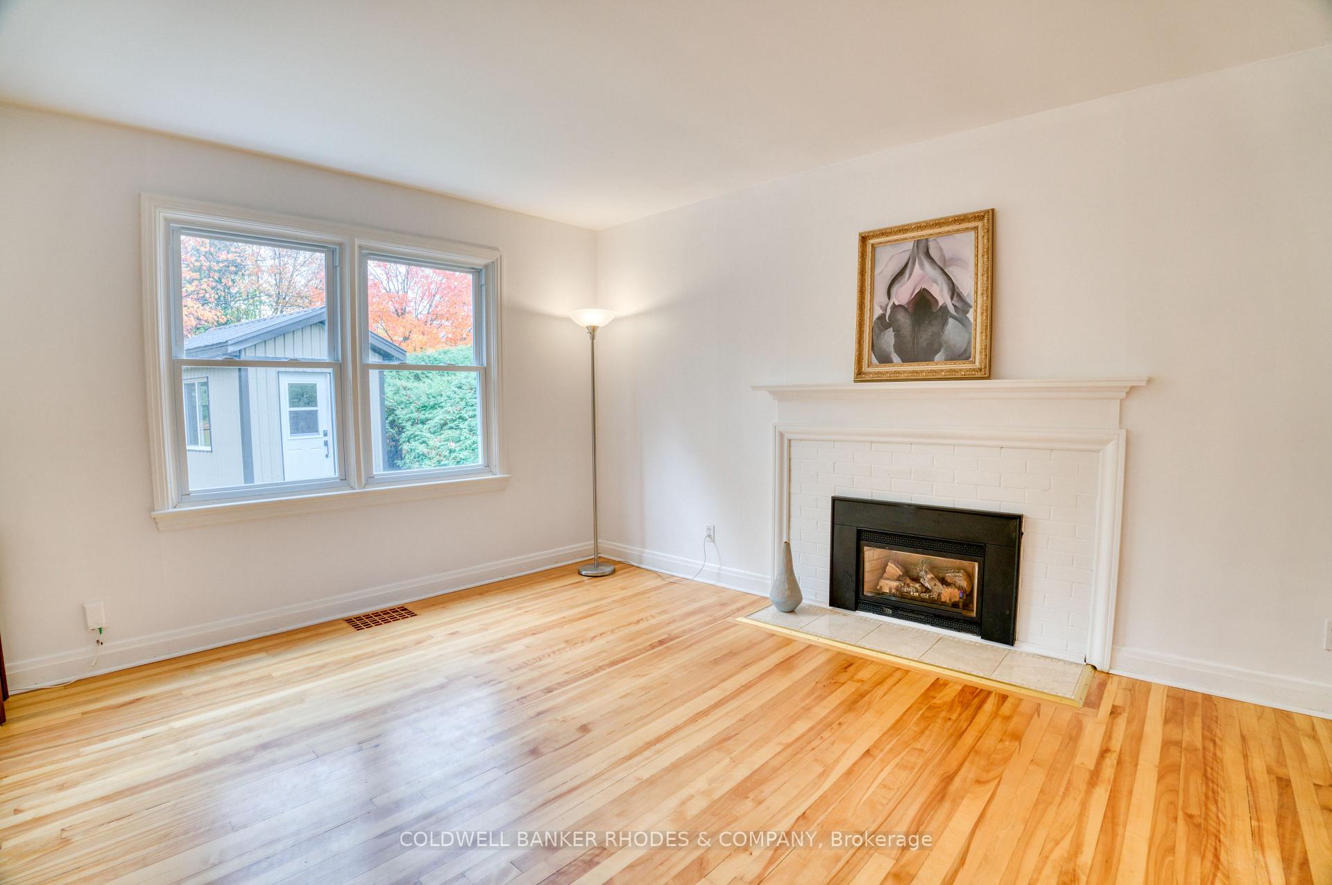 Photo 6 of 20 Bedford Crescent, Ottawa, Manor Park — HOMEH