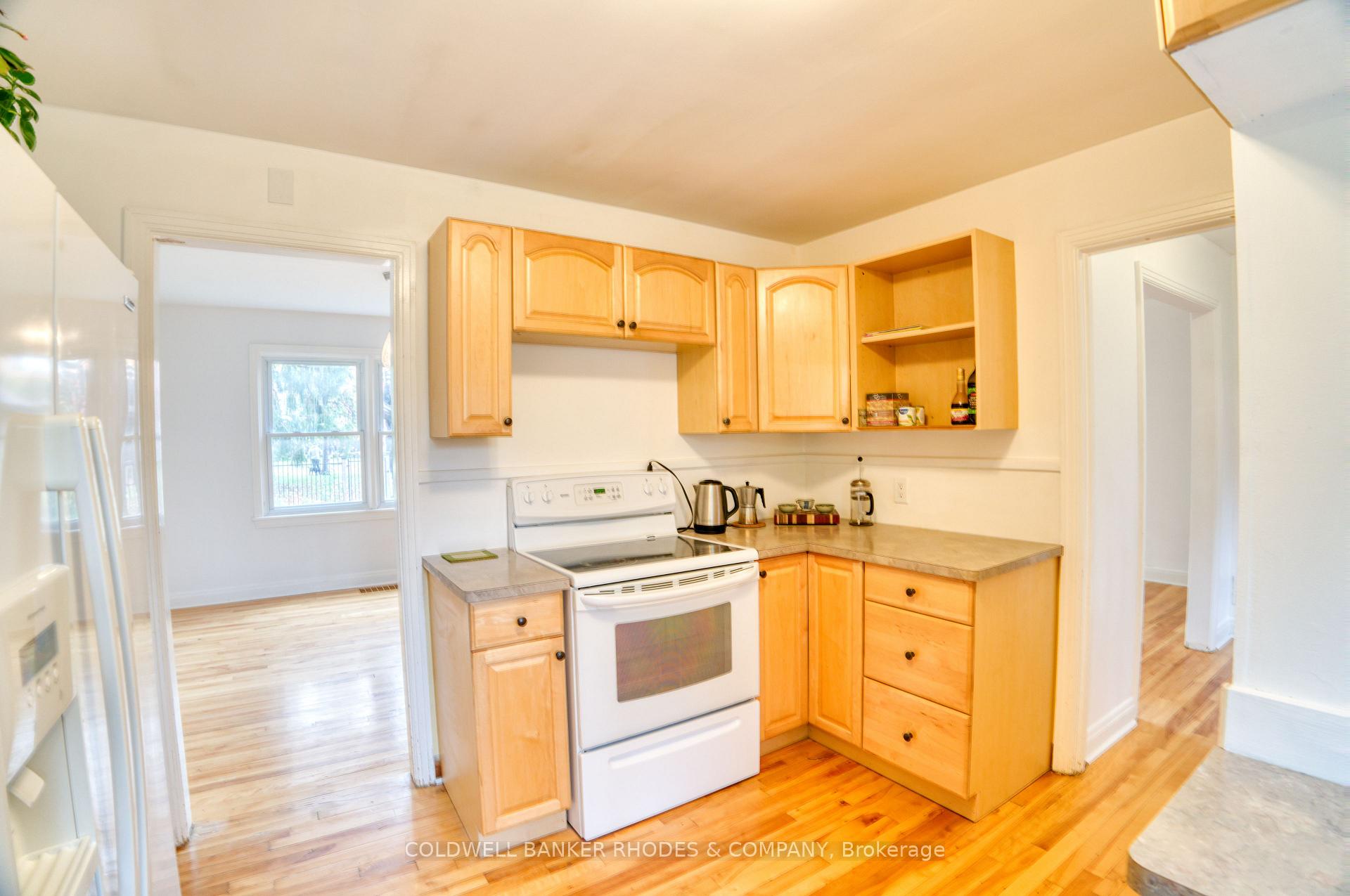 Photo 11 of 20 Bedford Crescent, Ottawa, Manor Park — HOMEH