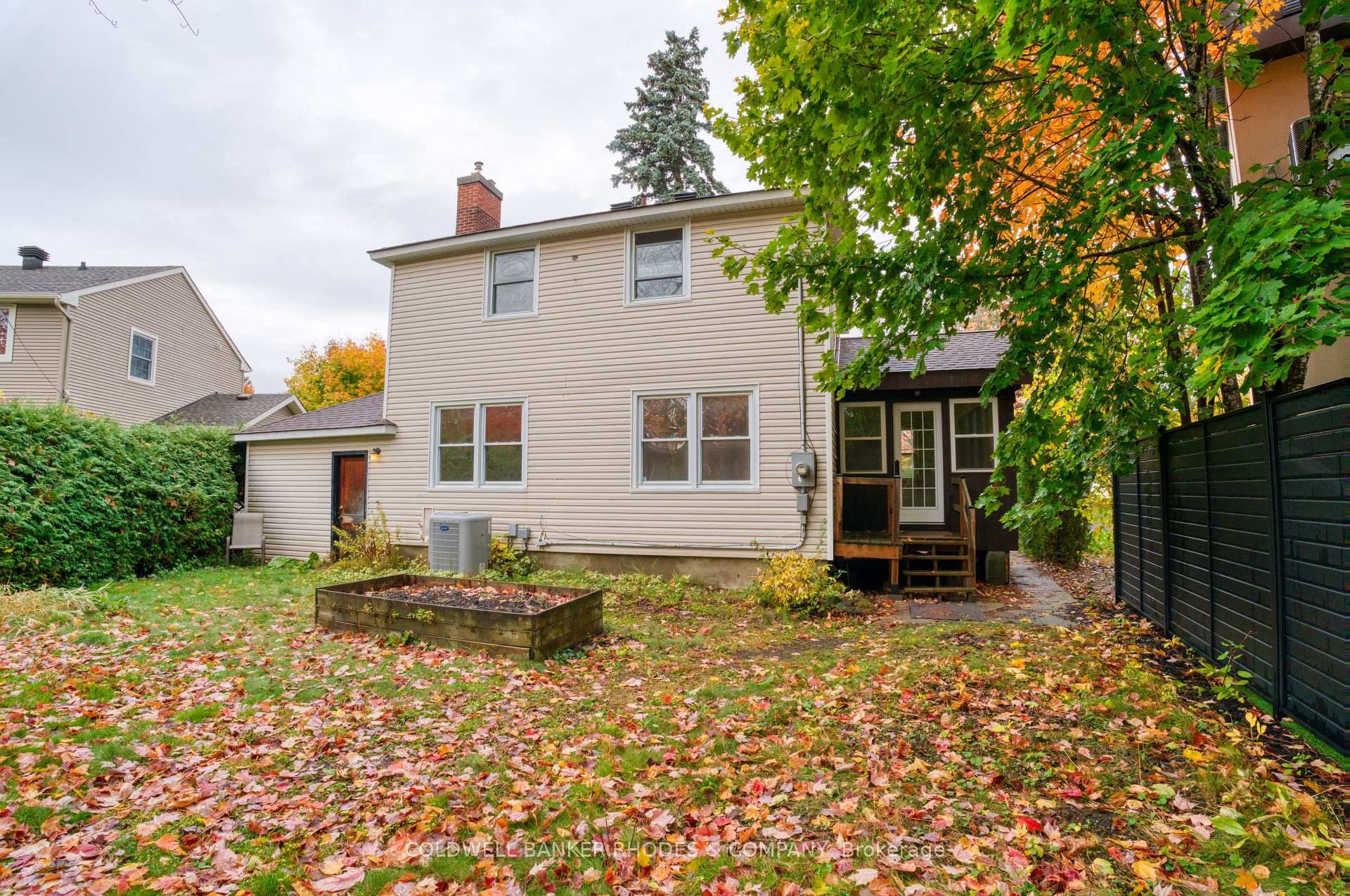 Photo 21 of 20 Bedford Crescent, Ottawa, Manor Park — HOMEH