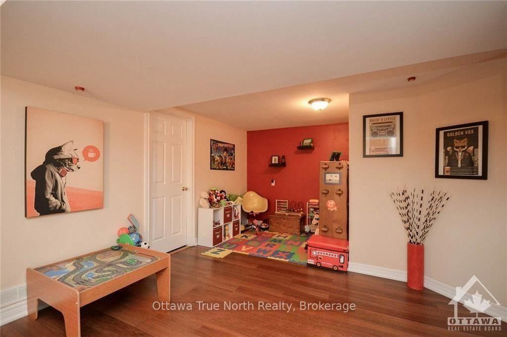 Photo 8 of 99 Palsen Street, Ottawa, Meadowlands/Crestview — HOMEH