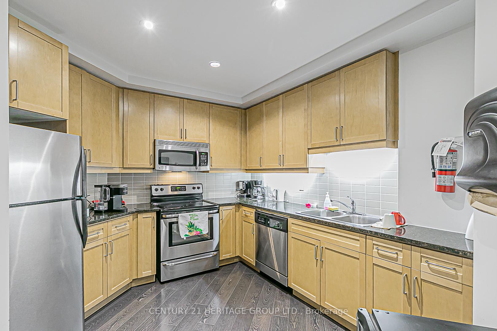 Photo 35 of Unit 336, 180 John West Way, Aurora, Bayview Wellington — HOMEH