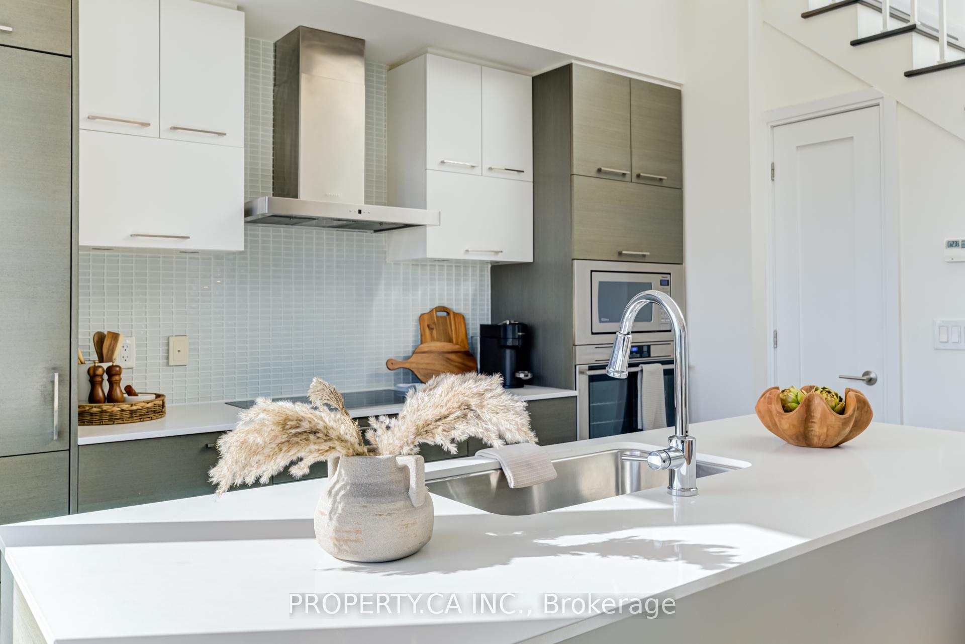 Photo 3 of Unit Ph1205, 55 Front Street E, Toronto, Waterfront Communities — HOMEH
