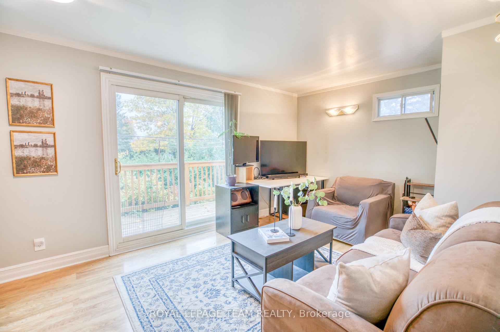 Photo 18 of 12 Oakview Avenue, Ottawa, Meadowlands/Crestview — HOMEH