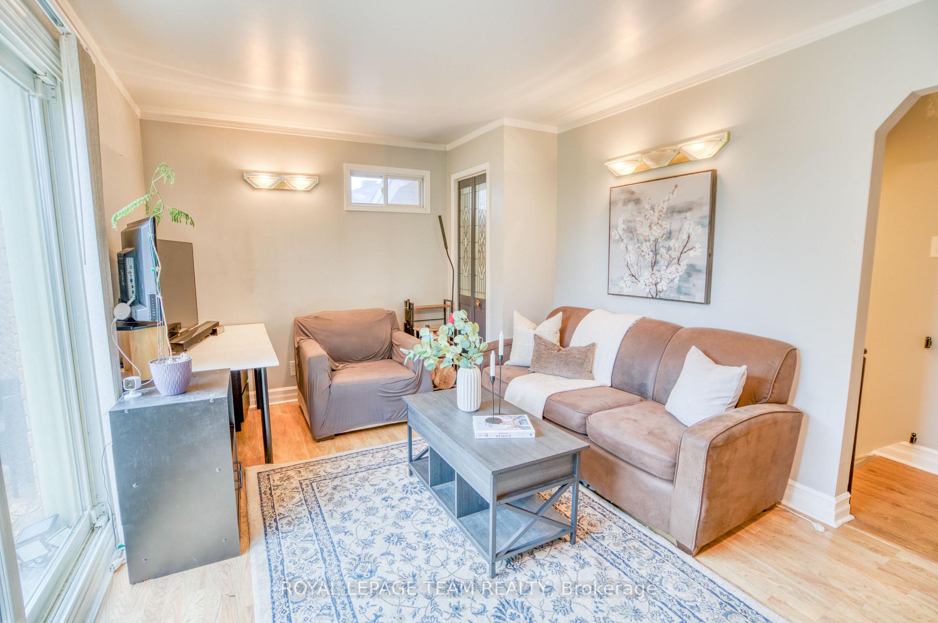 Photo 19 of 12 Oakview Avenue, Ottawa, Meadowlands/Crestview — HOMEH