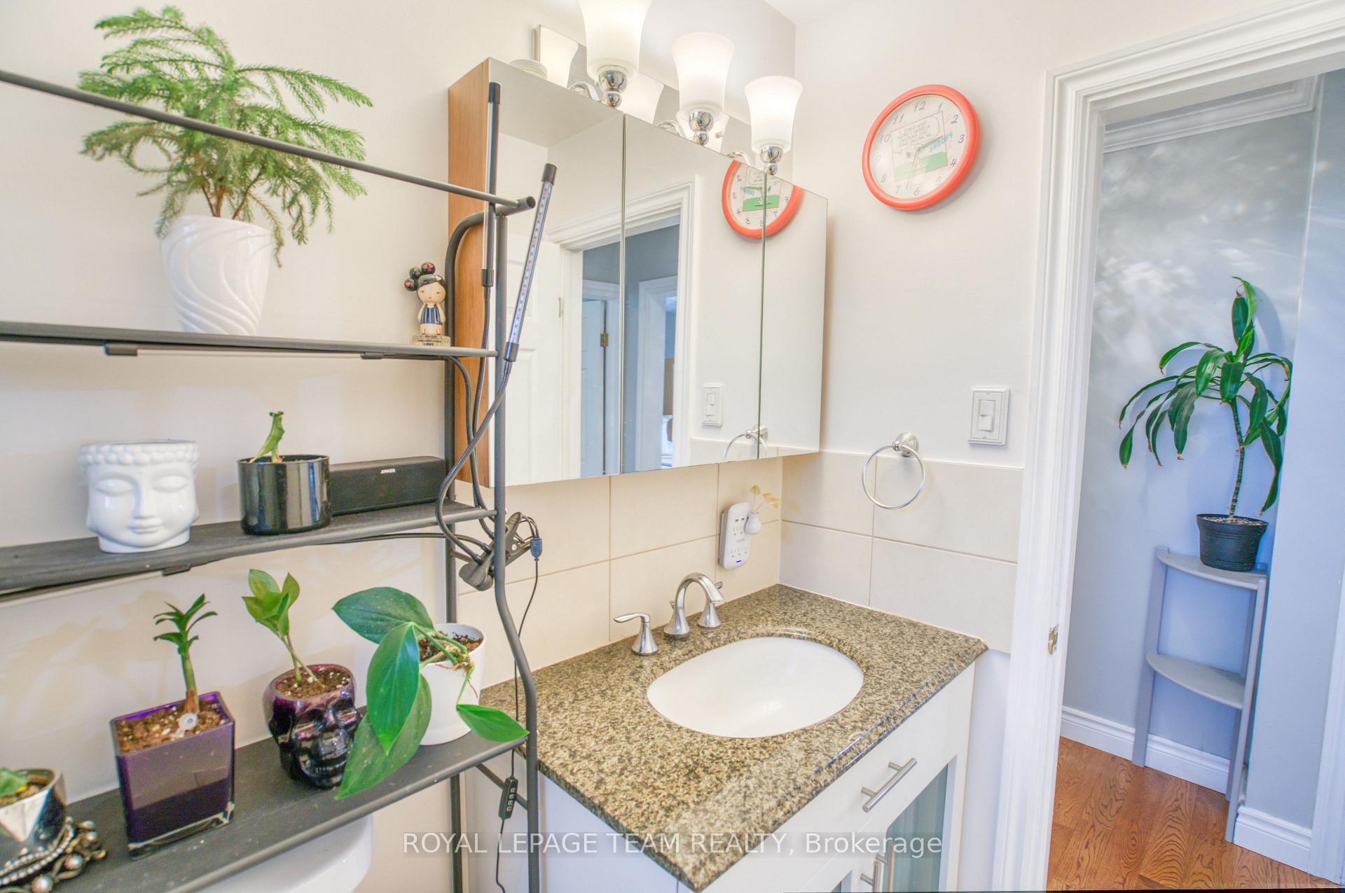 Photo 25 of 12 Oakview Avenue, Ottawa, Meadowlands/Crestview — HOMEH