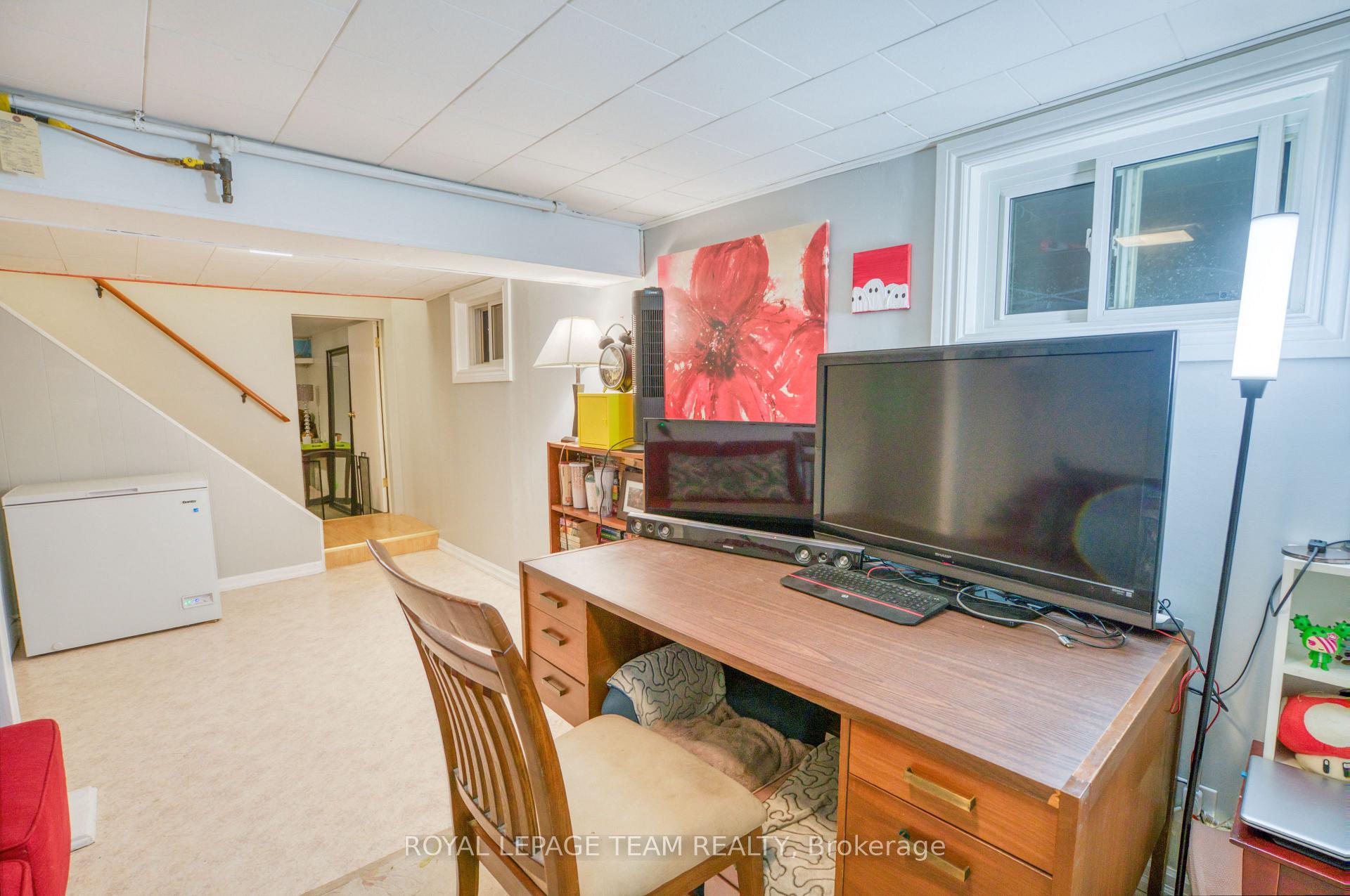 Photo 27 of 12 Oakview Avenue, Ottawa, Meadowlands/Crestview — HOMEH