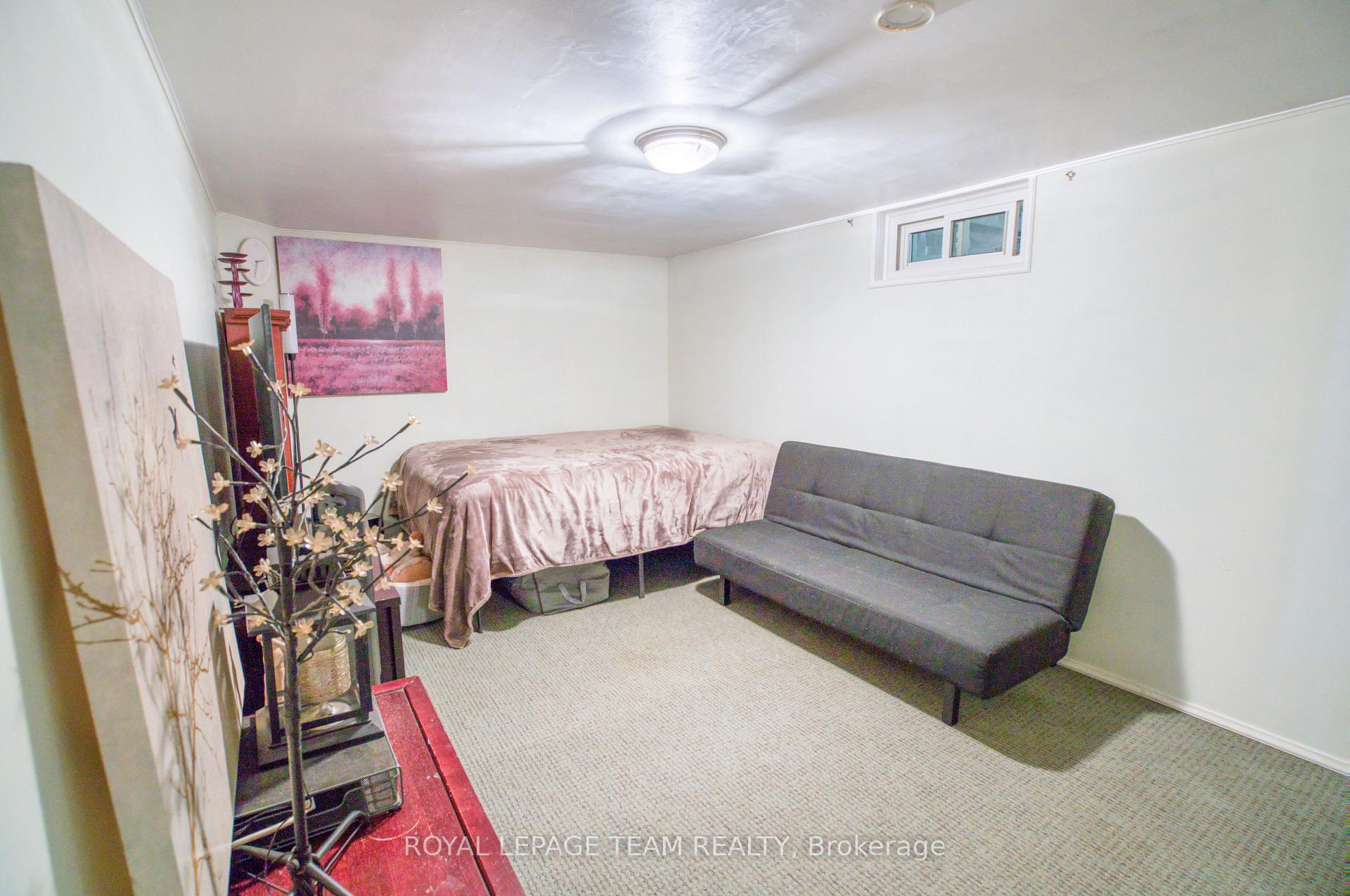 Photo 28 of 12 Oakview Avenue, Ottawa, Meadowlands/Crestview — HOMEH