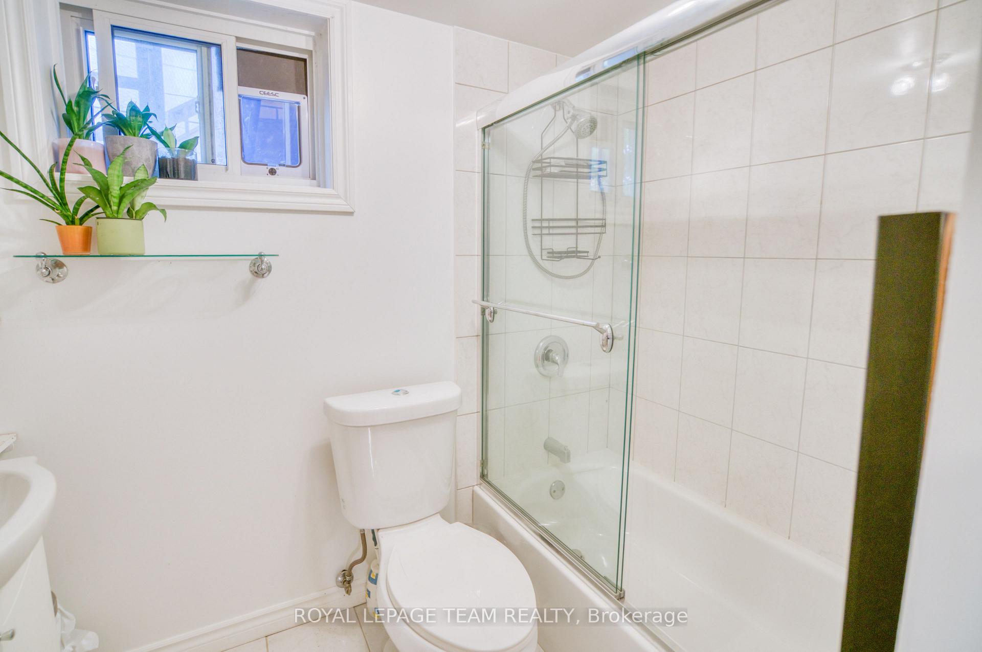 Photo 29 of 12 Oakview Avenue, Ottawa, Meadowlands/Crestview — HOMEH