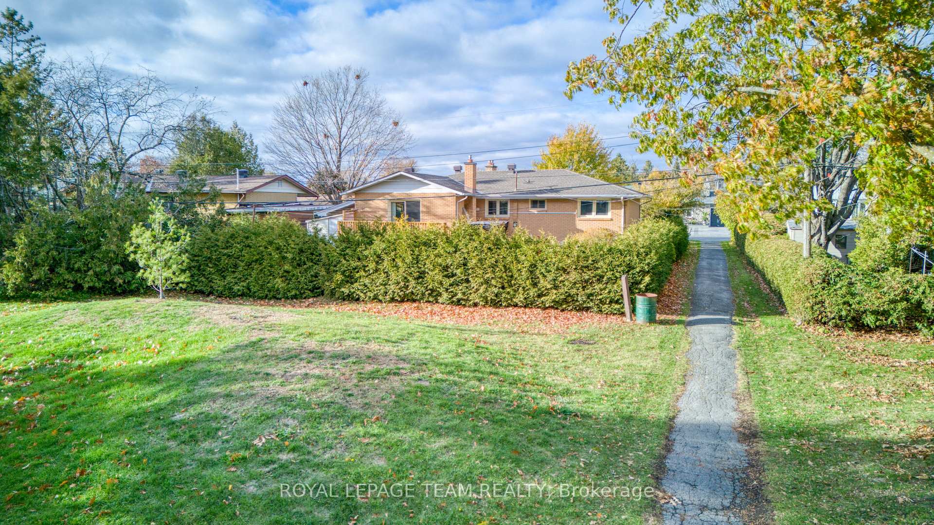 Photo 37 of 12 Oakview Avenue, Ottawa, Meadowlands/Crestview — HOMEH