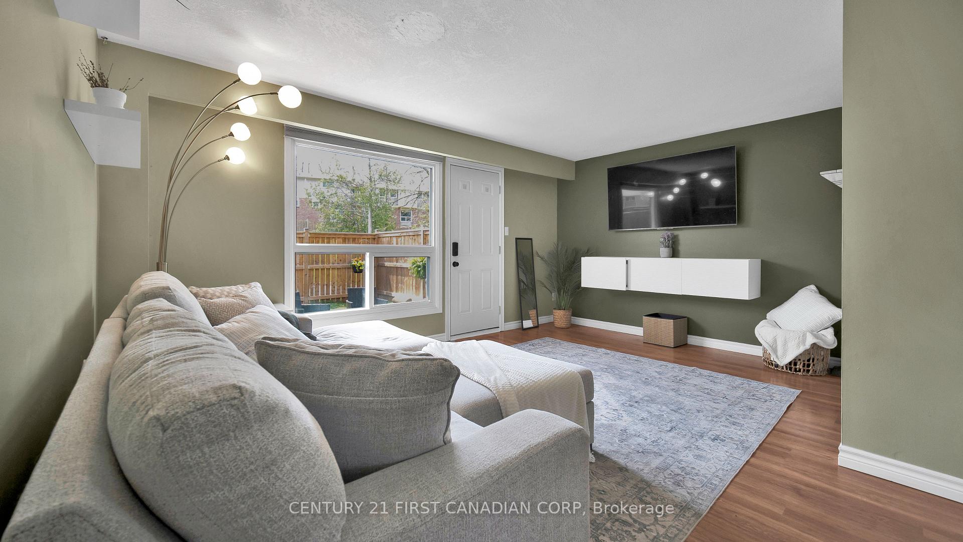 Photo 3 of Unit 105, 257 Pioneer Drive, Kitchener — HOMEH