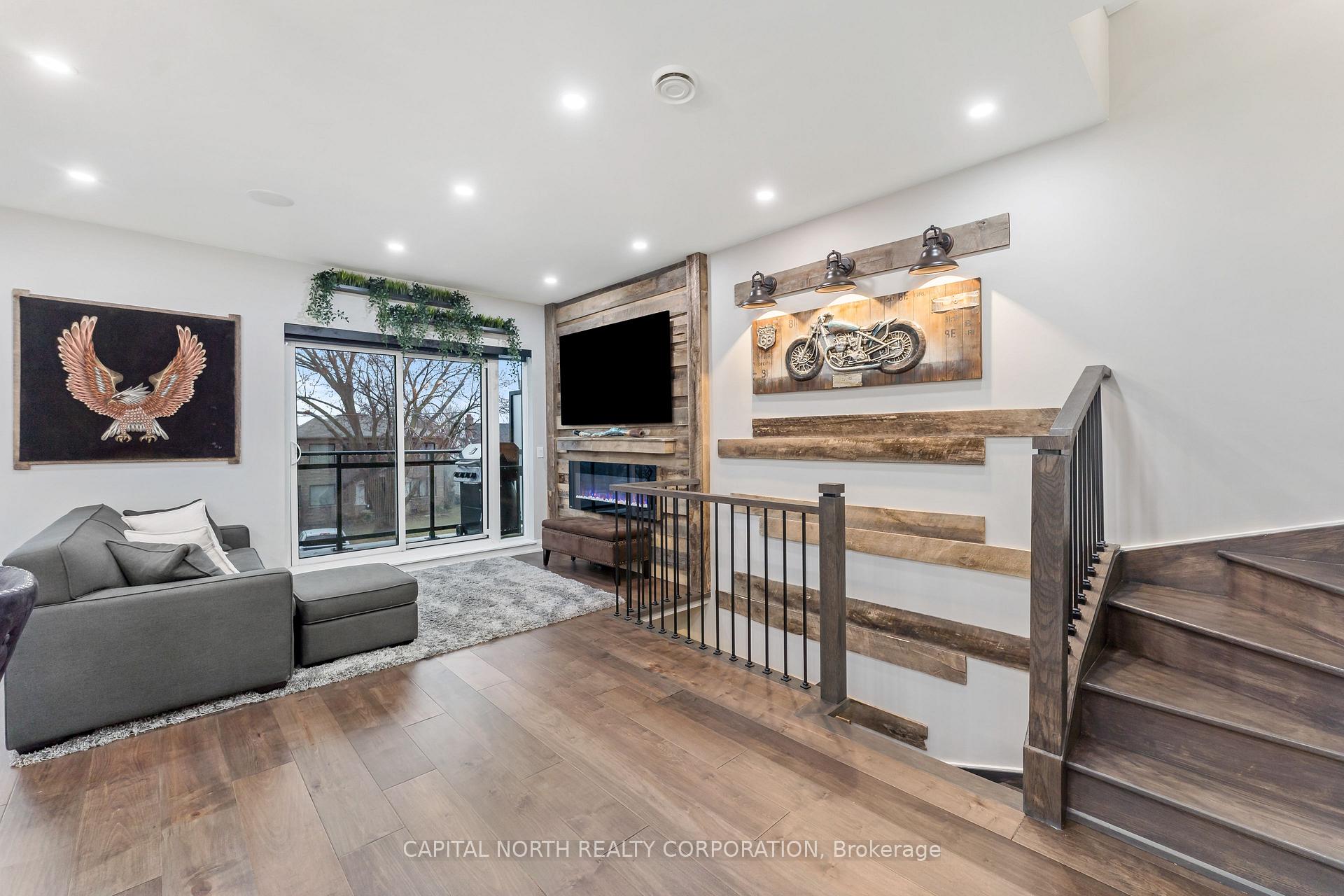 Photo 2 of Unit 903, 52 Coles Avenue, Vaughan, Vaughan Grove — HOMEH