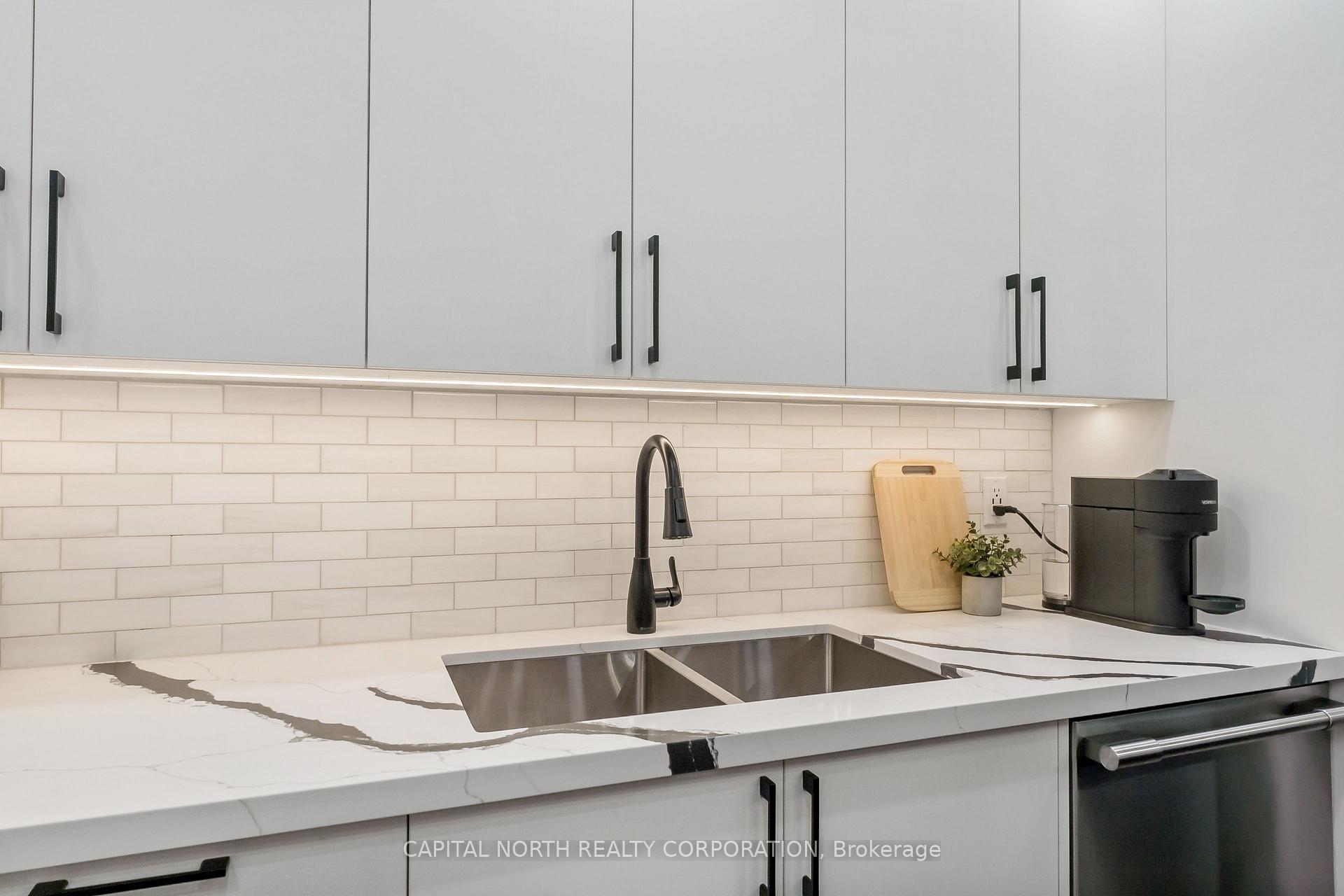 Photo 33 of Unit 903, 52 Coles Avenue, Vaughan, Vaughan Grove — HOMEH