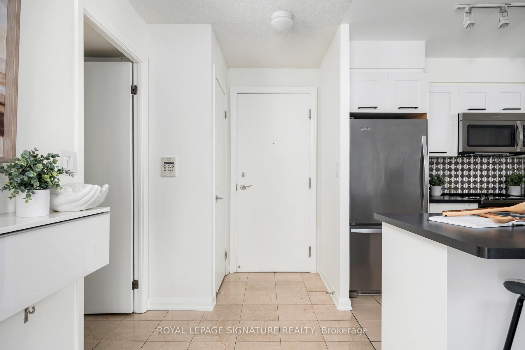 Photo 2 of Unit 322, 18 Beverley Street, Toronto, Kensington-Chinatown — HOMEH