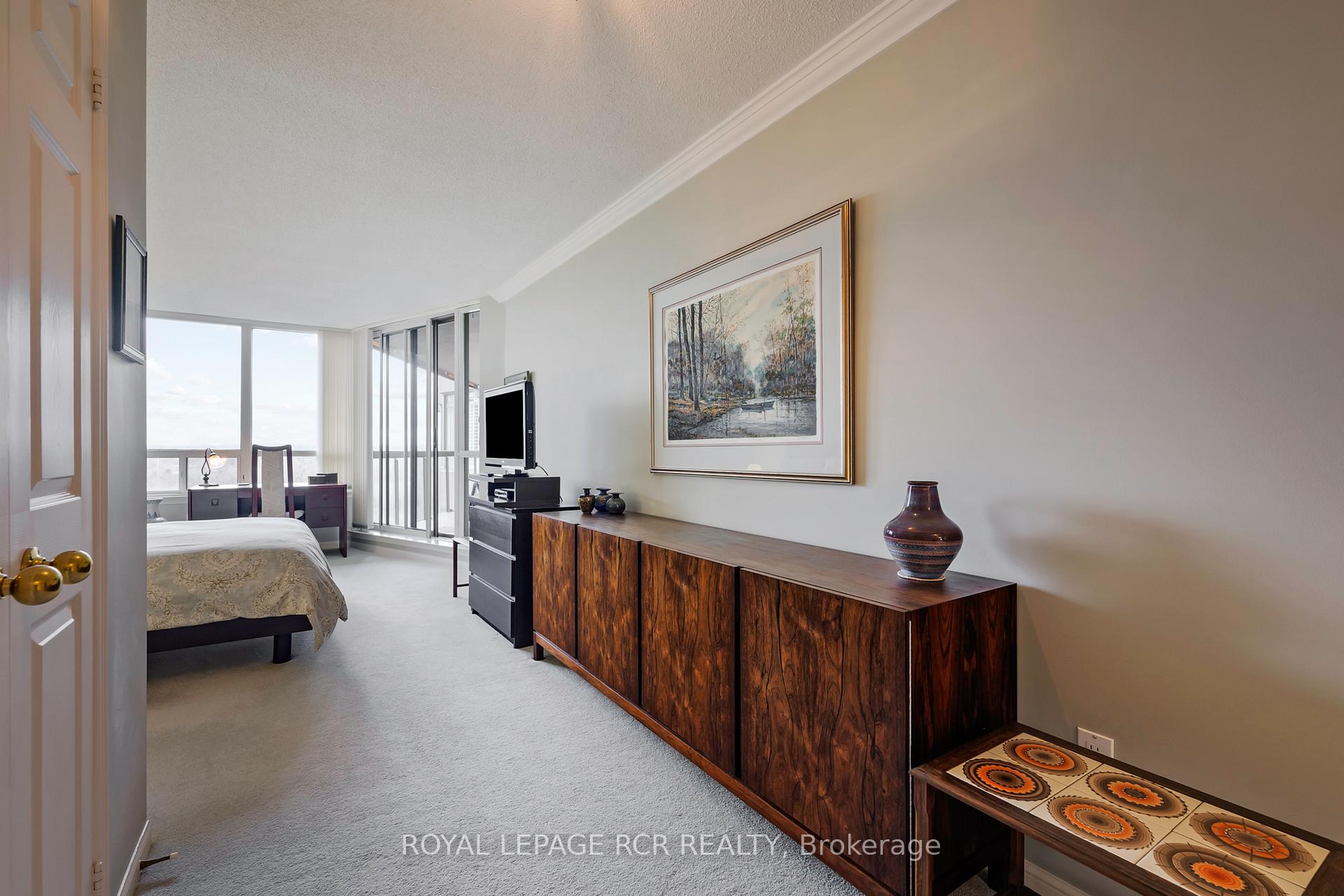 Photo 13 of Unit 1112, 610 Bullock Drive, Markham, Markville — HOMEH