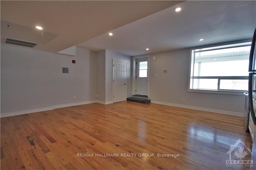 Photo 18 of Unit 2, 768 Usborne Street, McNab/Braeside, Mcnab/Braeside Twps — HOMEH
