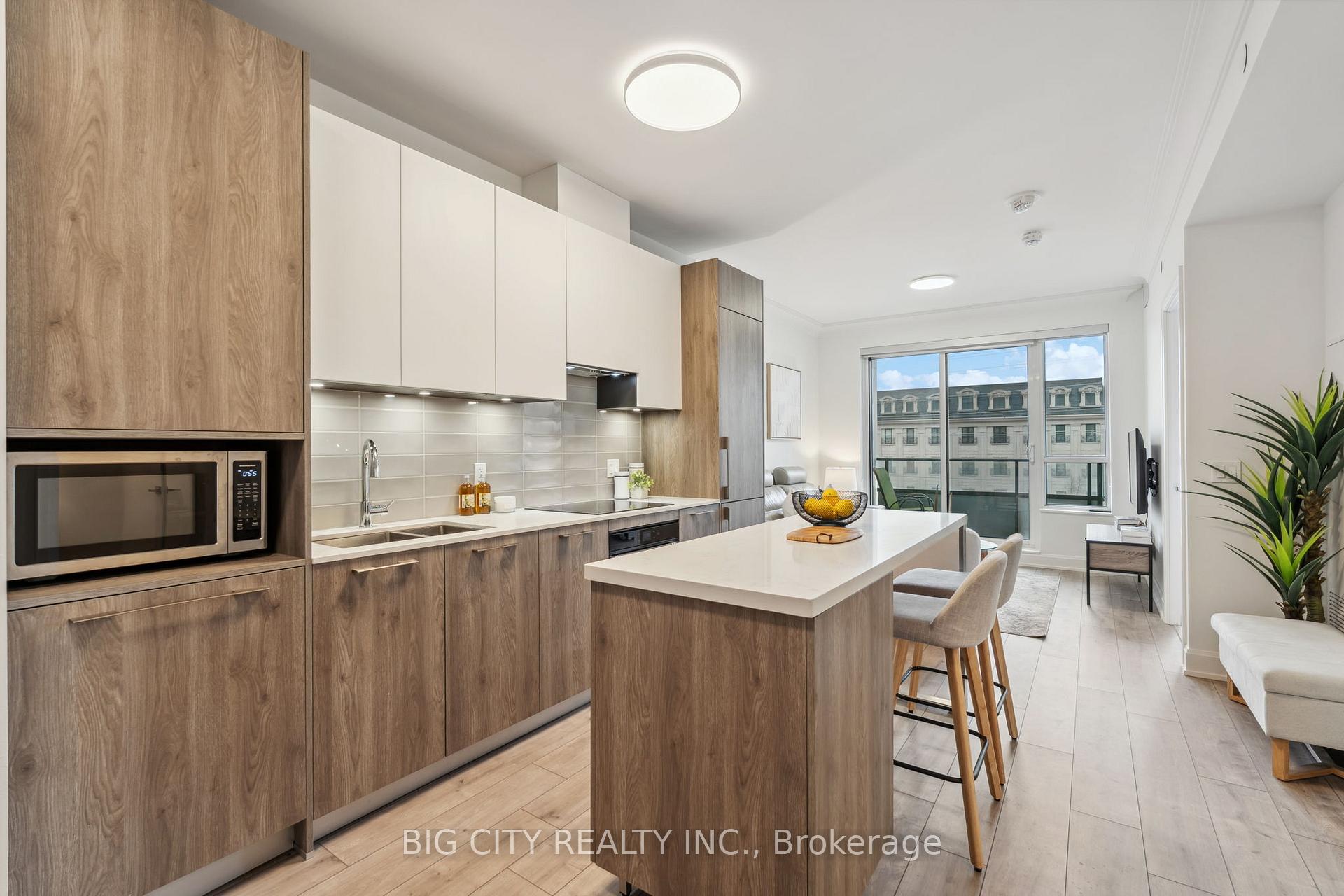 Photo 2 of Unit 512, 38 Water Walk Drive, Markham, Unionville — HOMEH