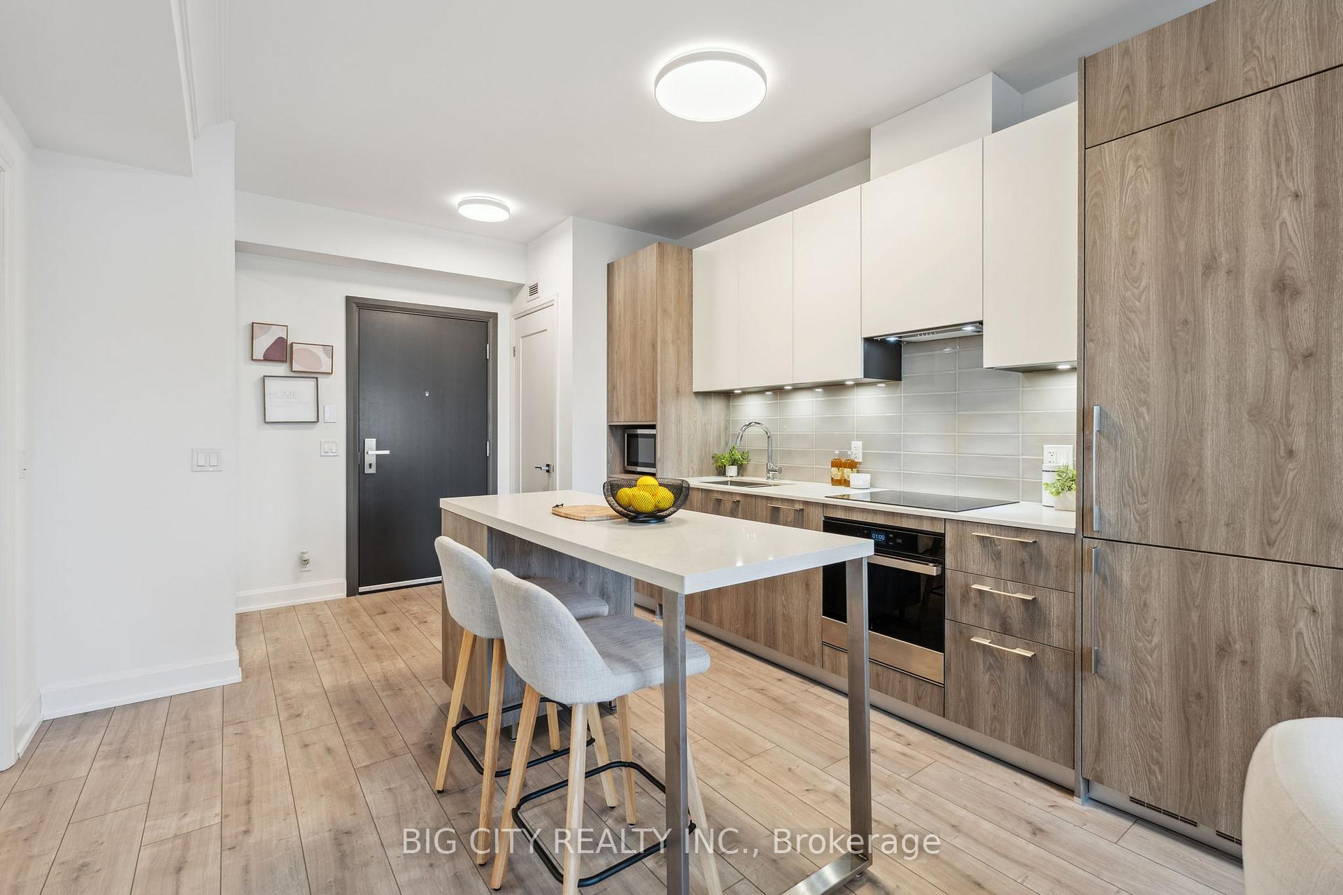 Photo 7 of Unit 512, 38 Water Walk Drive, Markham, Unionville — HOMEH