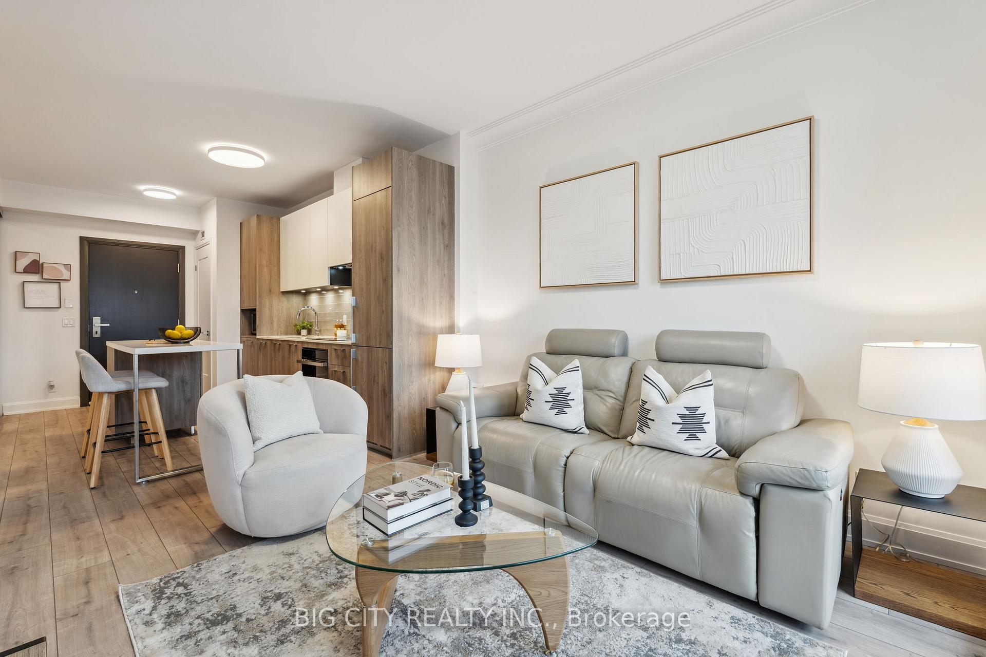Photo 6 of Unit 512, 38 Water Walk Drive, Markham, Unionville — HOMEH