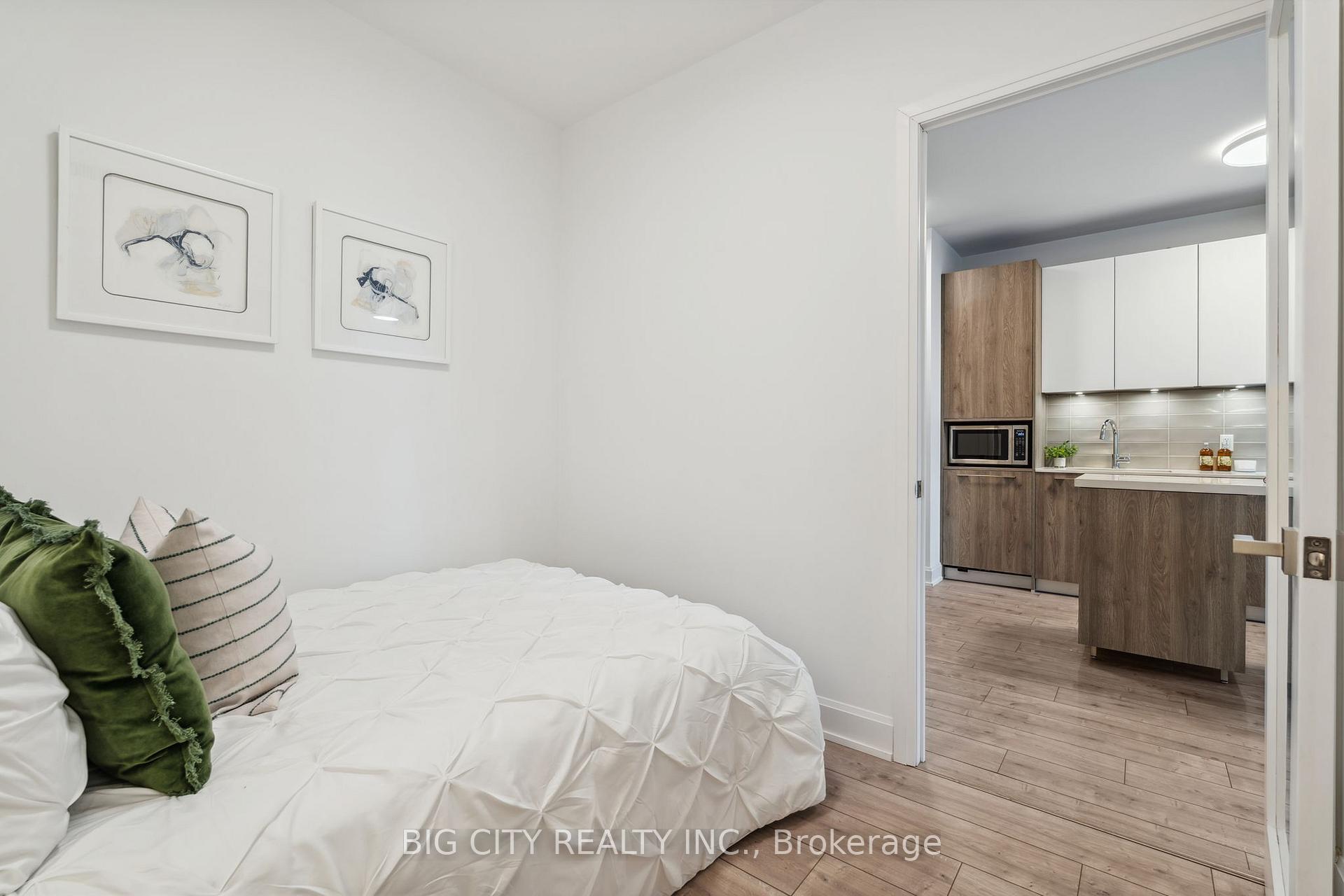 Photo 9 of Unit 512, 38 Water Walk Drive, Markham, Unionville — HOMEH