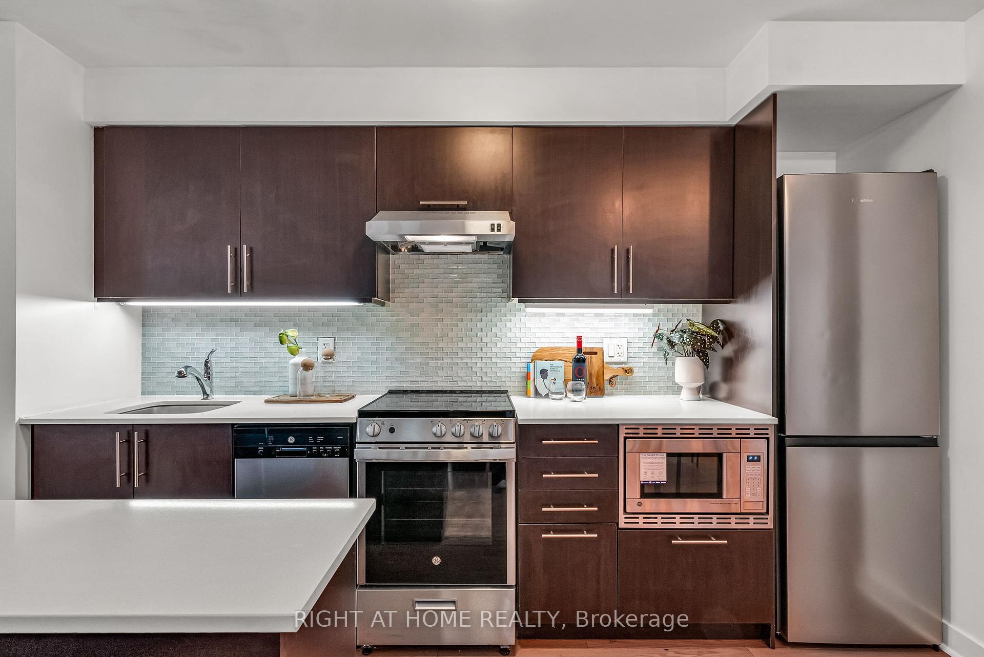 Photo 8 of Unit 305, 320 Richmond Street E, Toronto, Moss Park — HOMEH