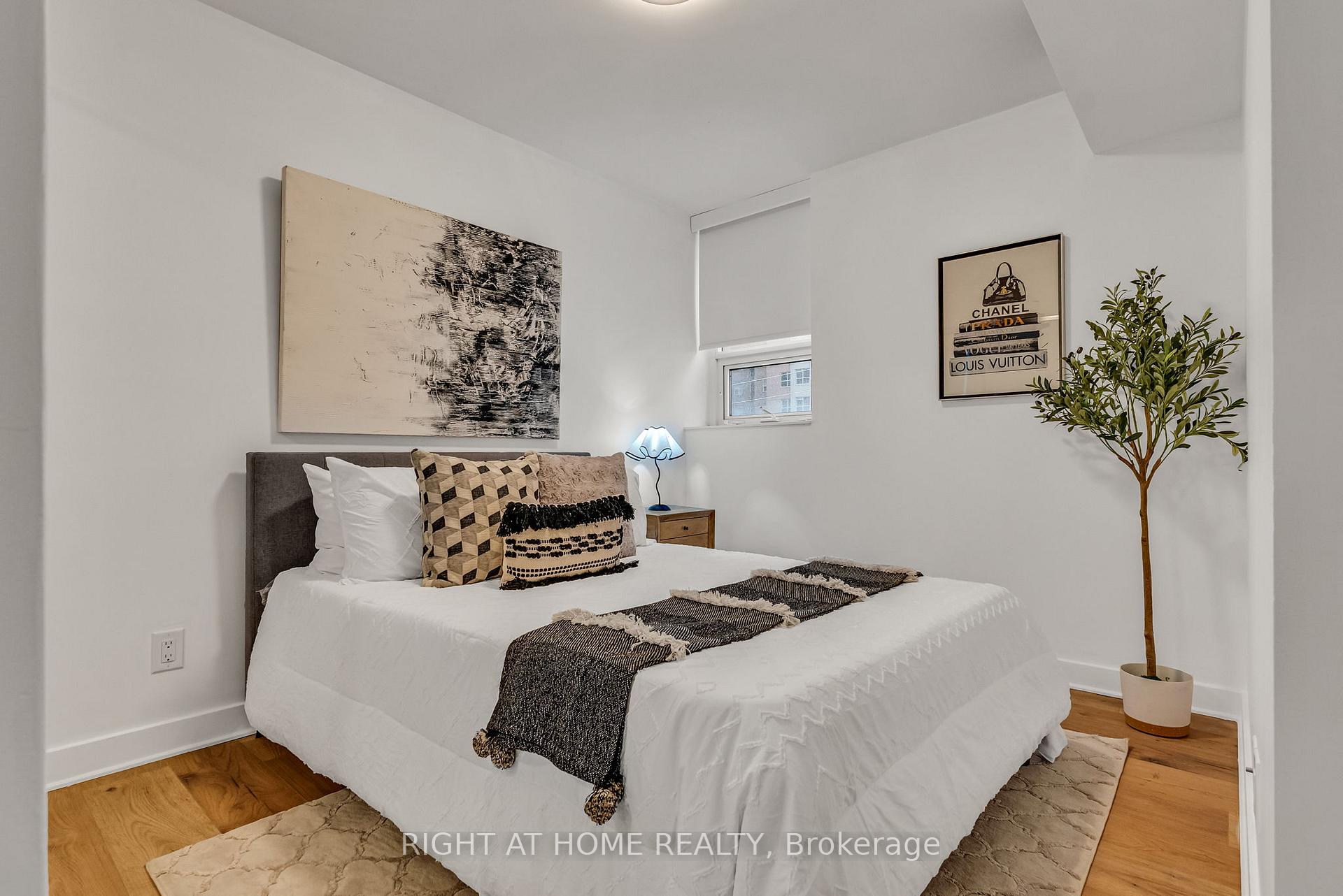 Photo 19 of Unit 305, 320 Richmond Street E, Toronto, Moss Park — HOMEH