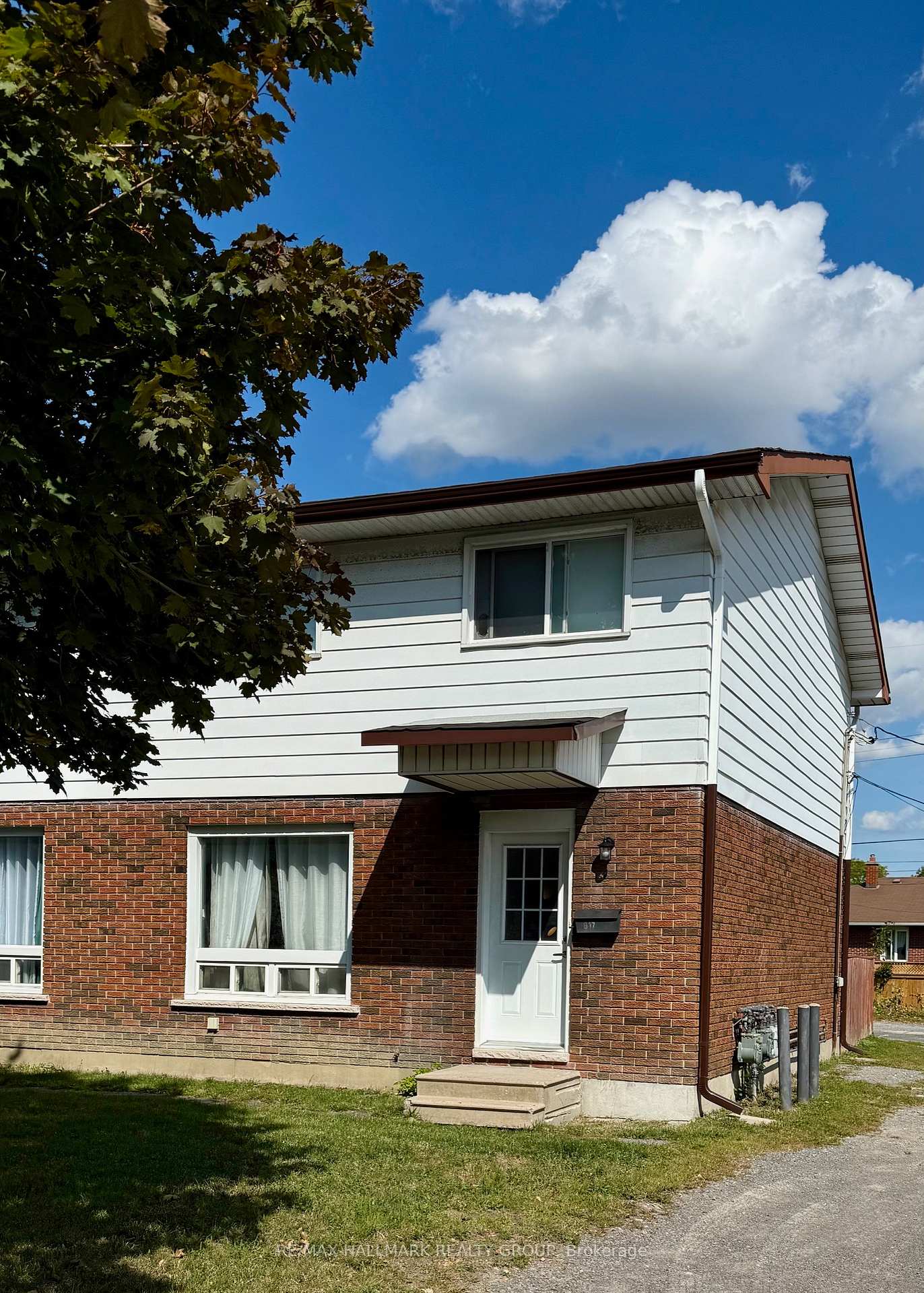 Photo 1 of 897 Maitland Avenue, Ottawa, McKellar Heights — HOMEH