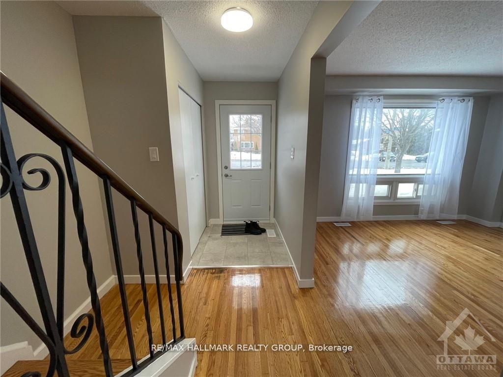 Photo 5 of 897 Maitland Avenue, Ottawa, McKellar Heights — HOMEH