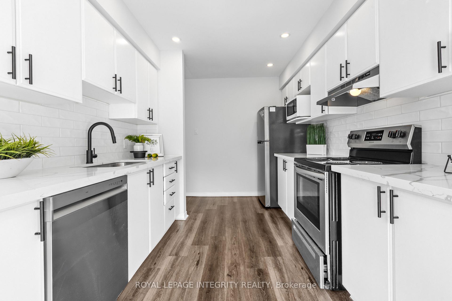 Photo 10 of 94 Inverkip Avenue, Ottawa, Hunt Club Park/Greenboro — HOMEH