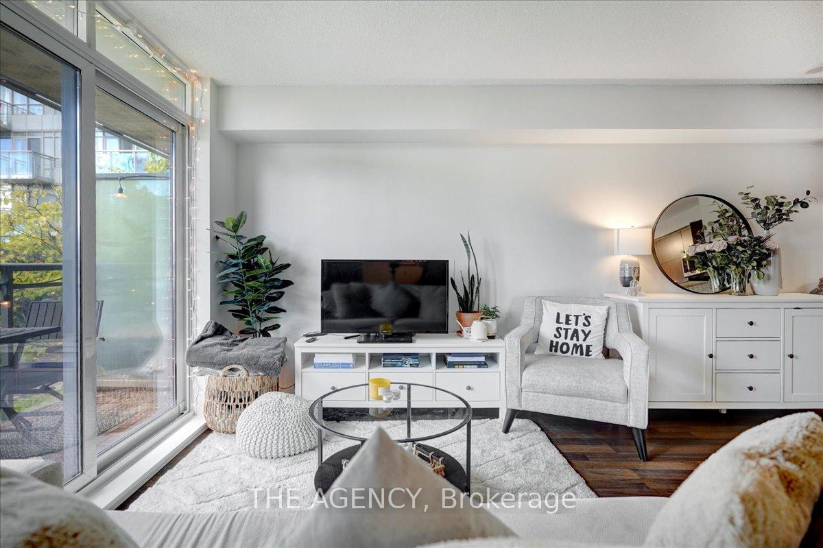 Photo 4 of Unit 407, 38 Joe Shuster Way, Toronto, Niagara — HOMEH
