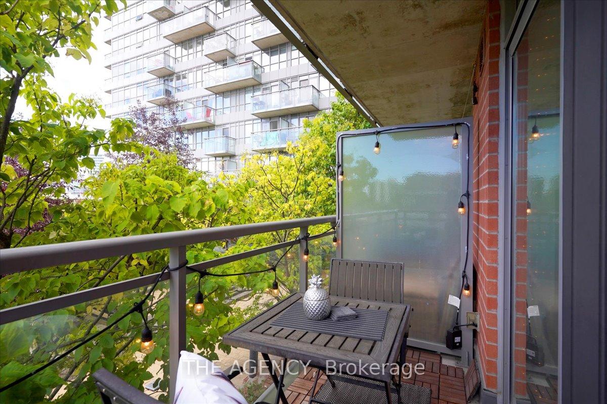 Photo 5 of Unit 407, 38 Joe Shuster Way, Toronto, Niagara — HOMEH