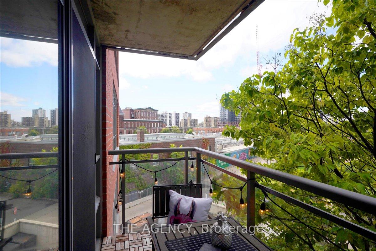 Photo 8 of Unit 407, 38 Joe Shuster Way, Toronto, Niagara — HOMEH