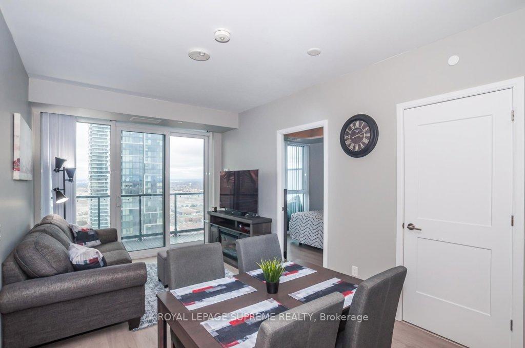 Photo 4 of Unit 2710, 7895 Jane Street, Vaughan, Concord — HOMEH
