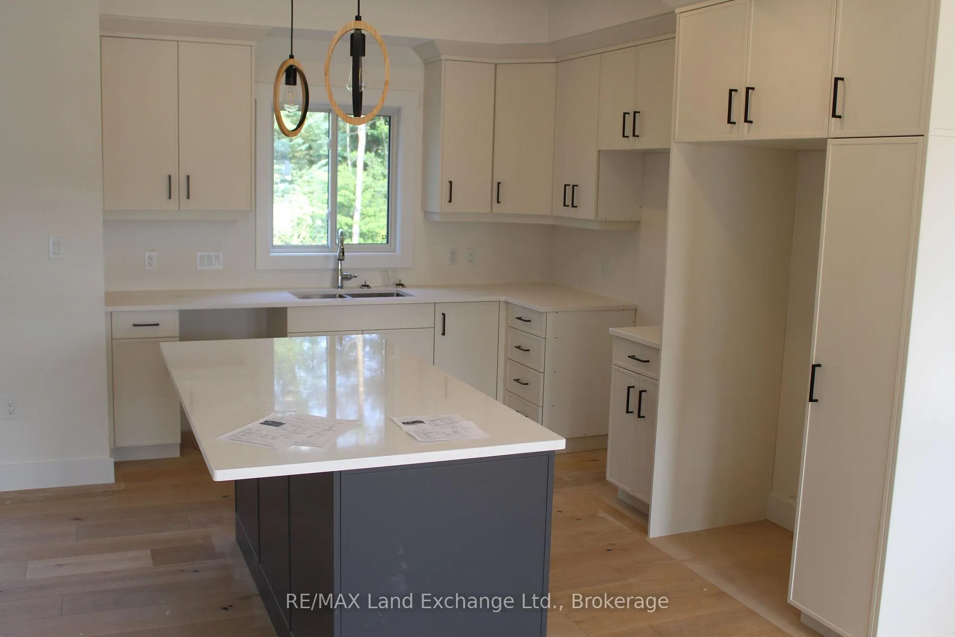 Photo 3 of 766 Campbell Avenue, Kincardine — HOMEH